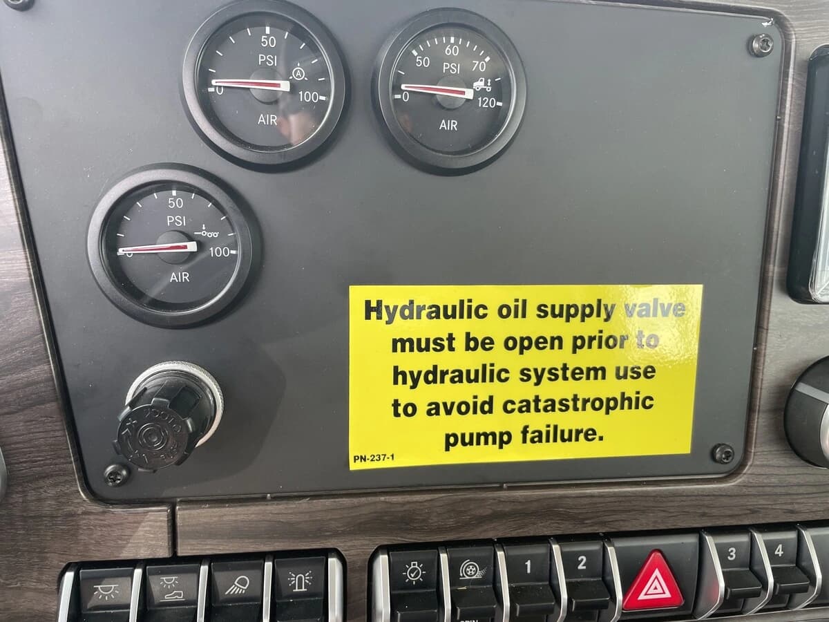 2027 Western Star 49X — photo 41