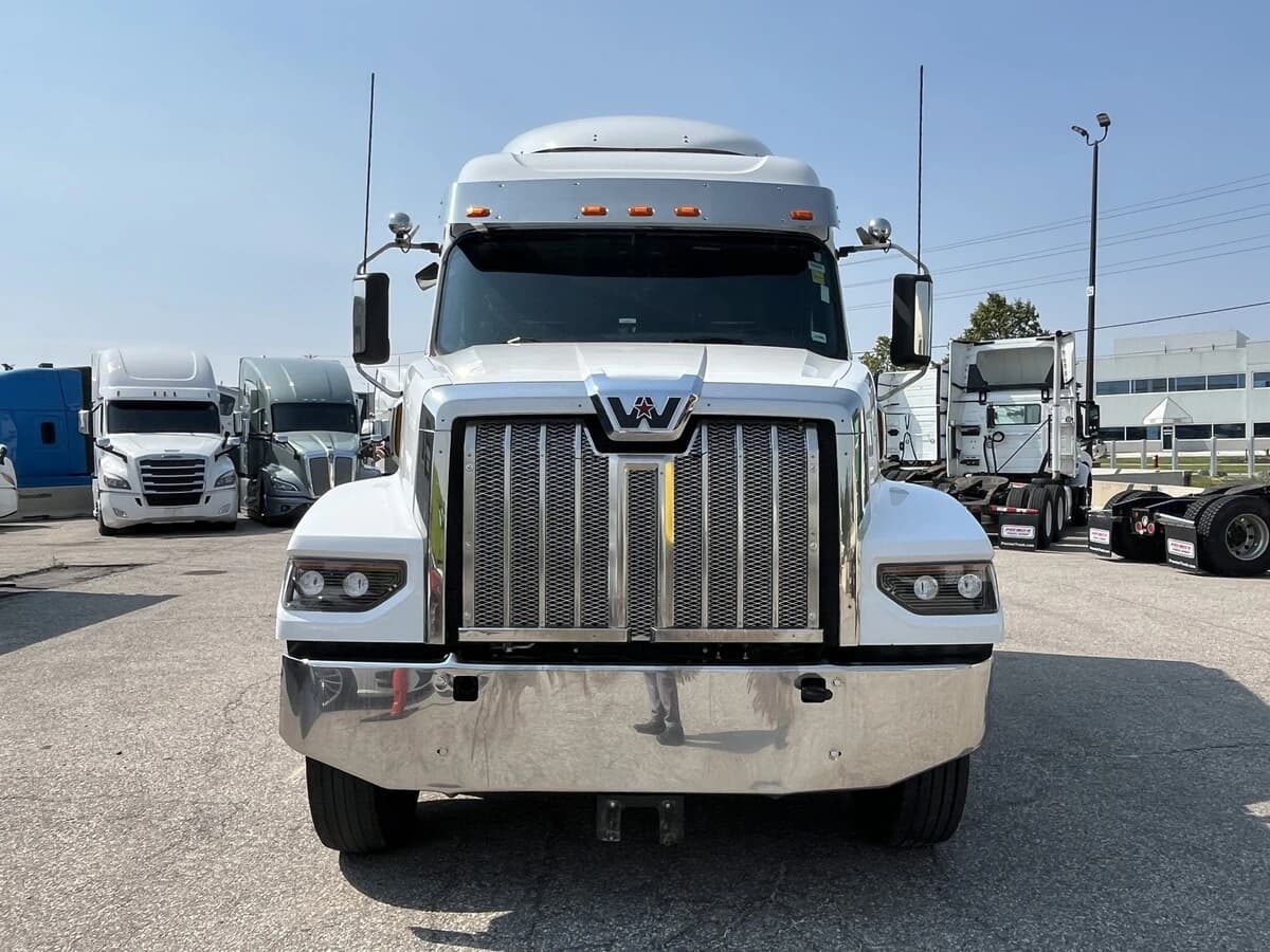 2024 Western Star 49X — photo 2