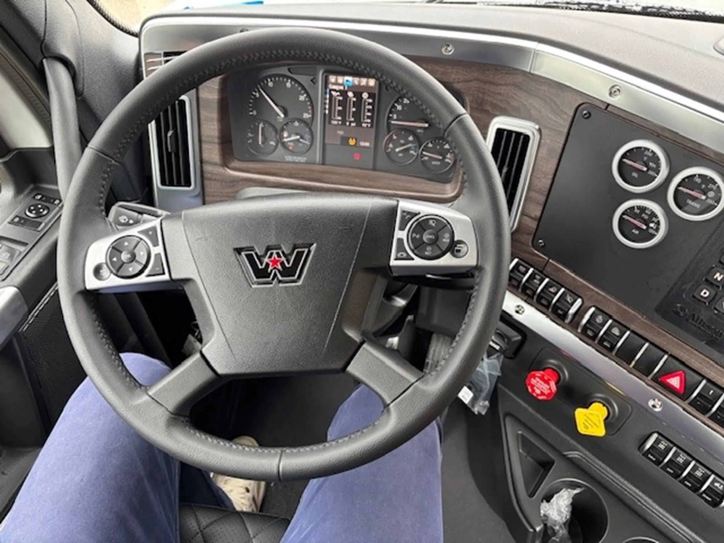 2026 Western Star 49X — photo 14