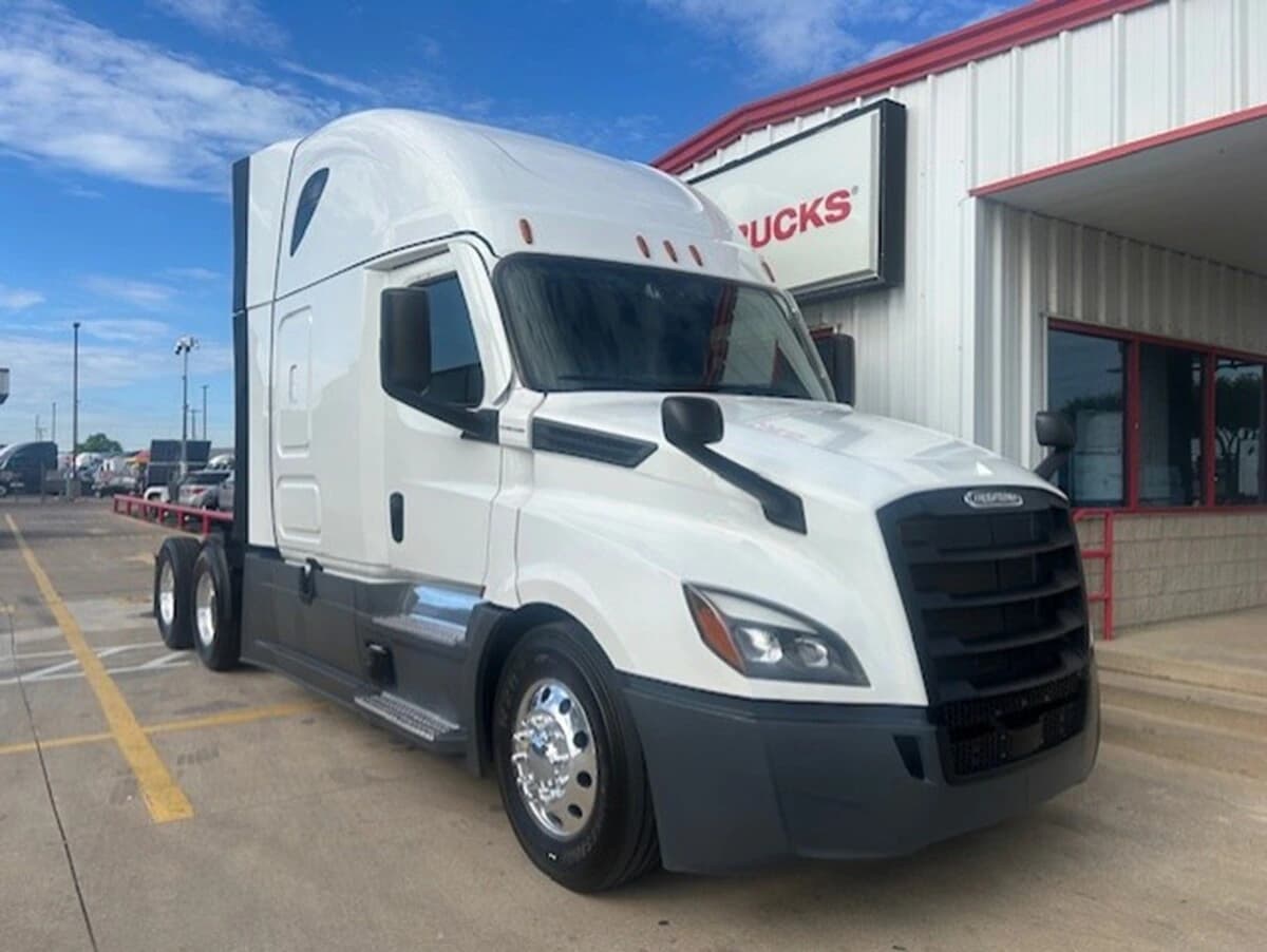 2024 Freightliner Cascadia — photo 6