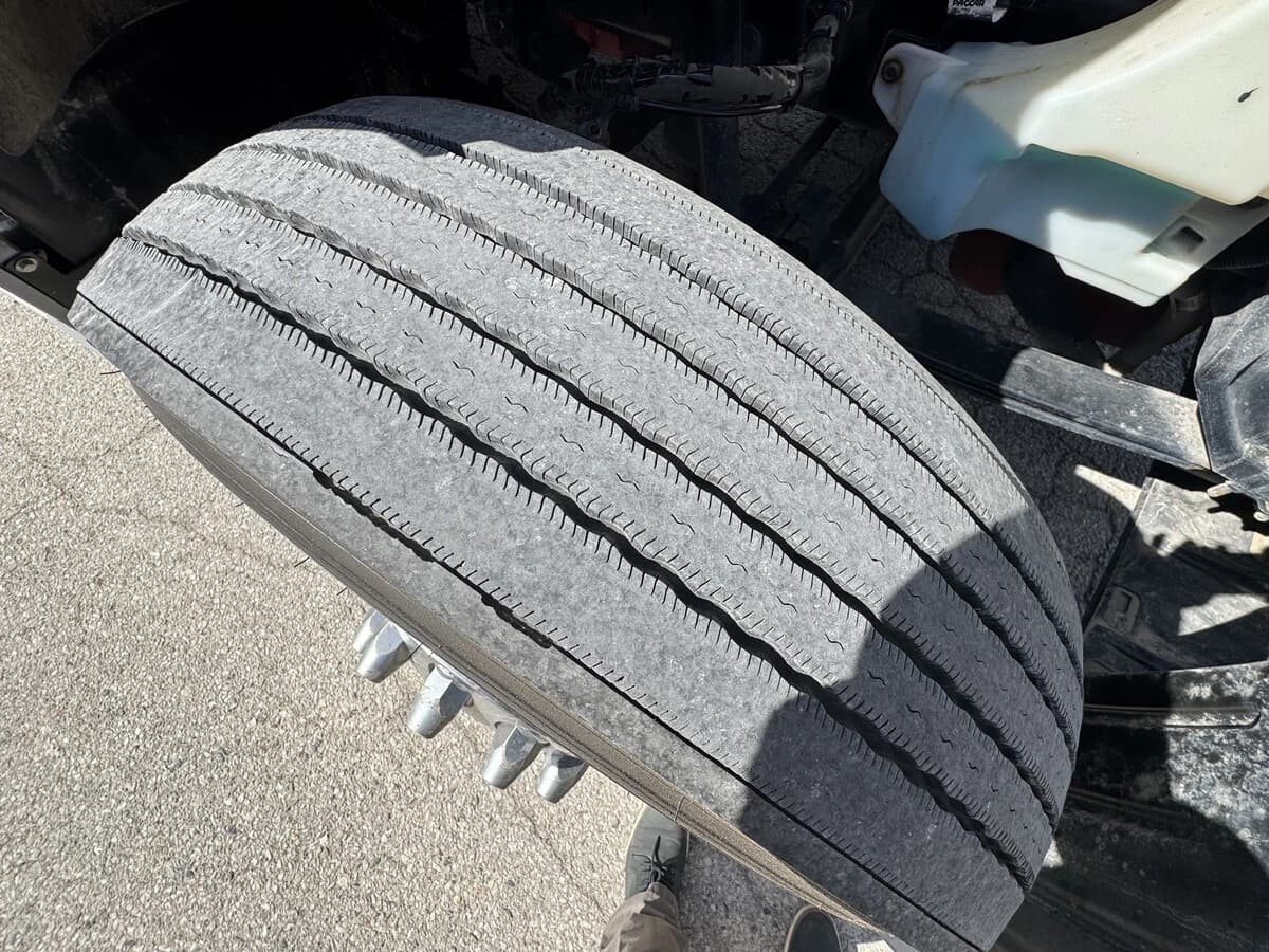 2023 Kenworth T680 — photo 13