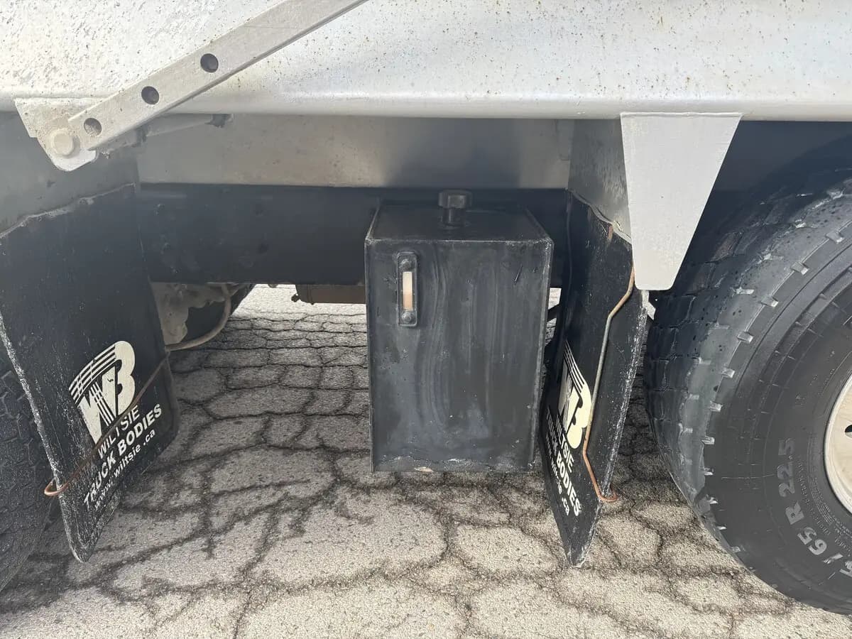 2018 International HX — photo 7