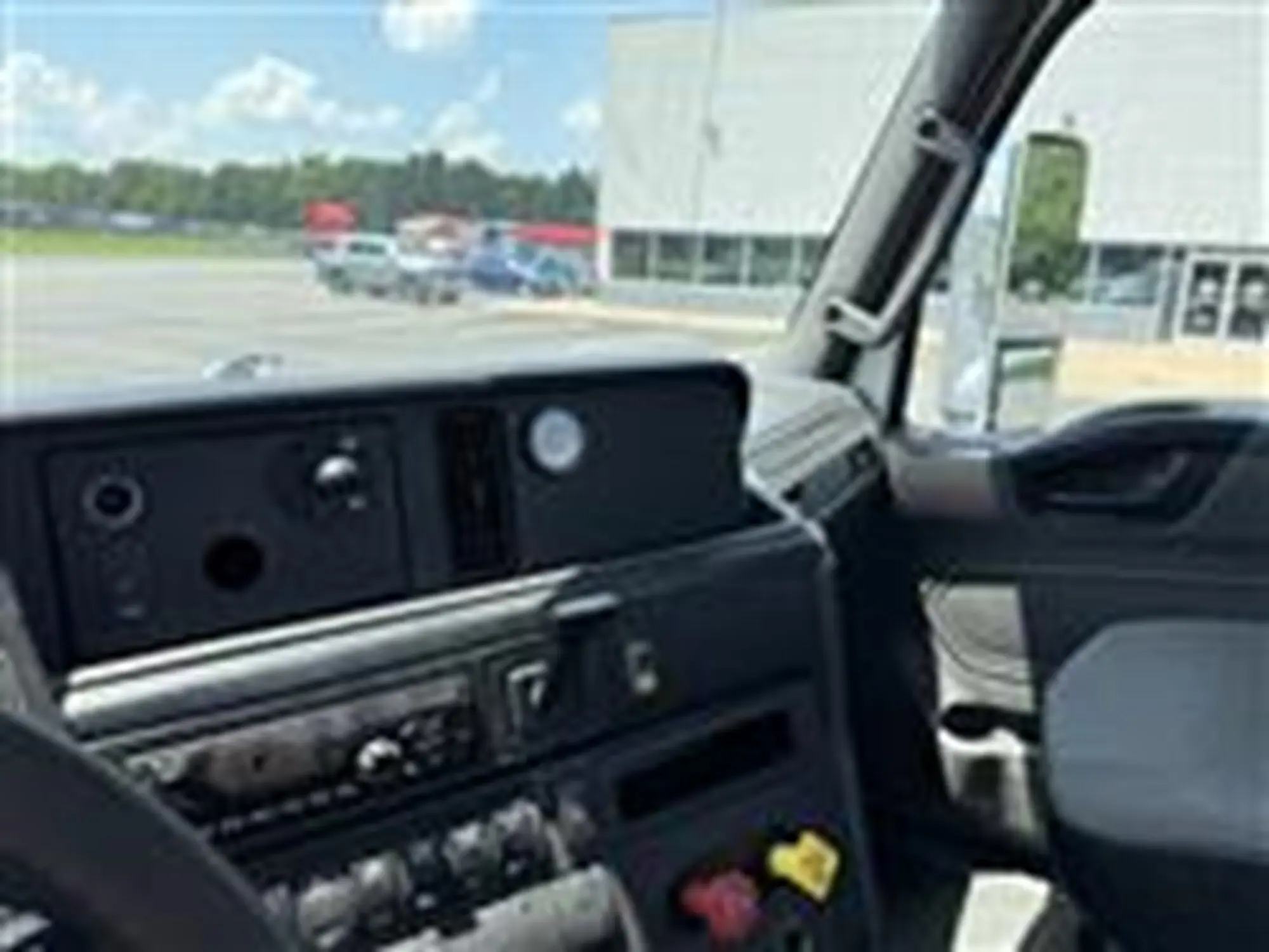 2019 International LT — photo 2