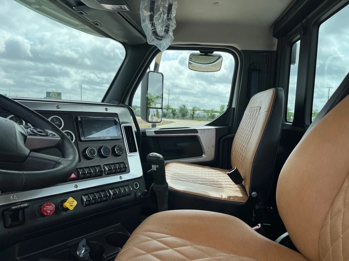 2027 Western Star 49X — photo 10