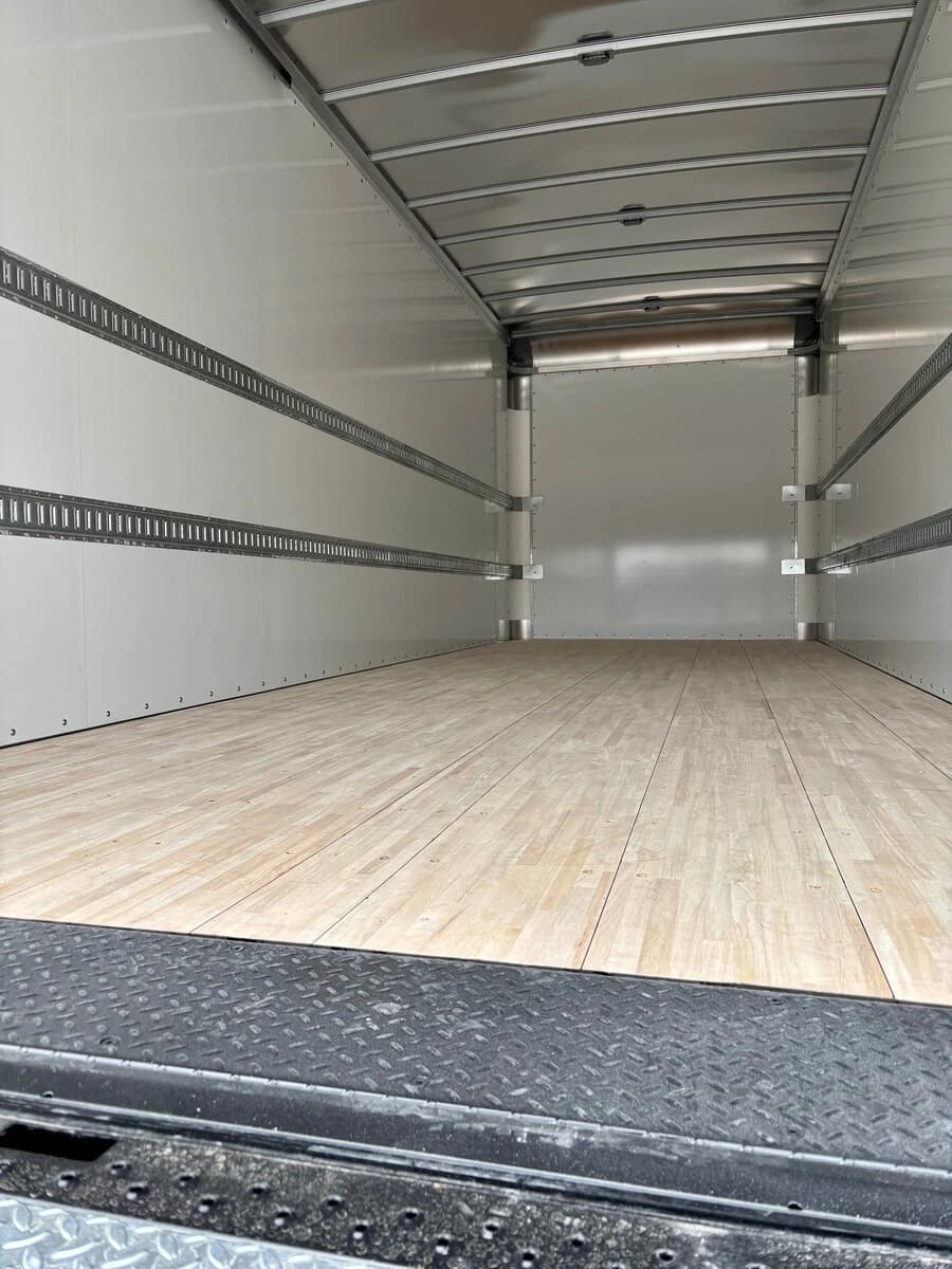 2027 Freightliner M2 106 — photo 4