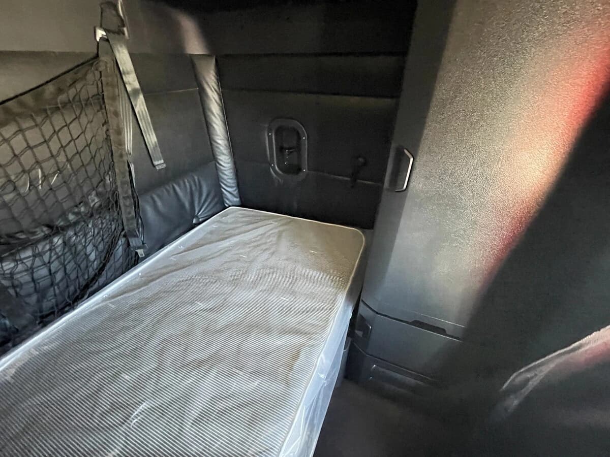 2024 Freightliner Cascadia — photo 35