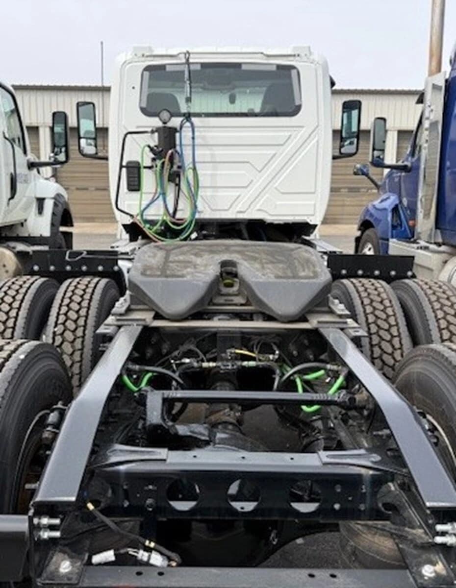 2025 International LT — photo 4