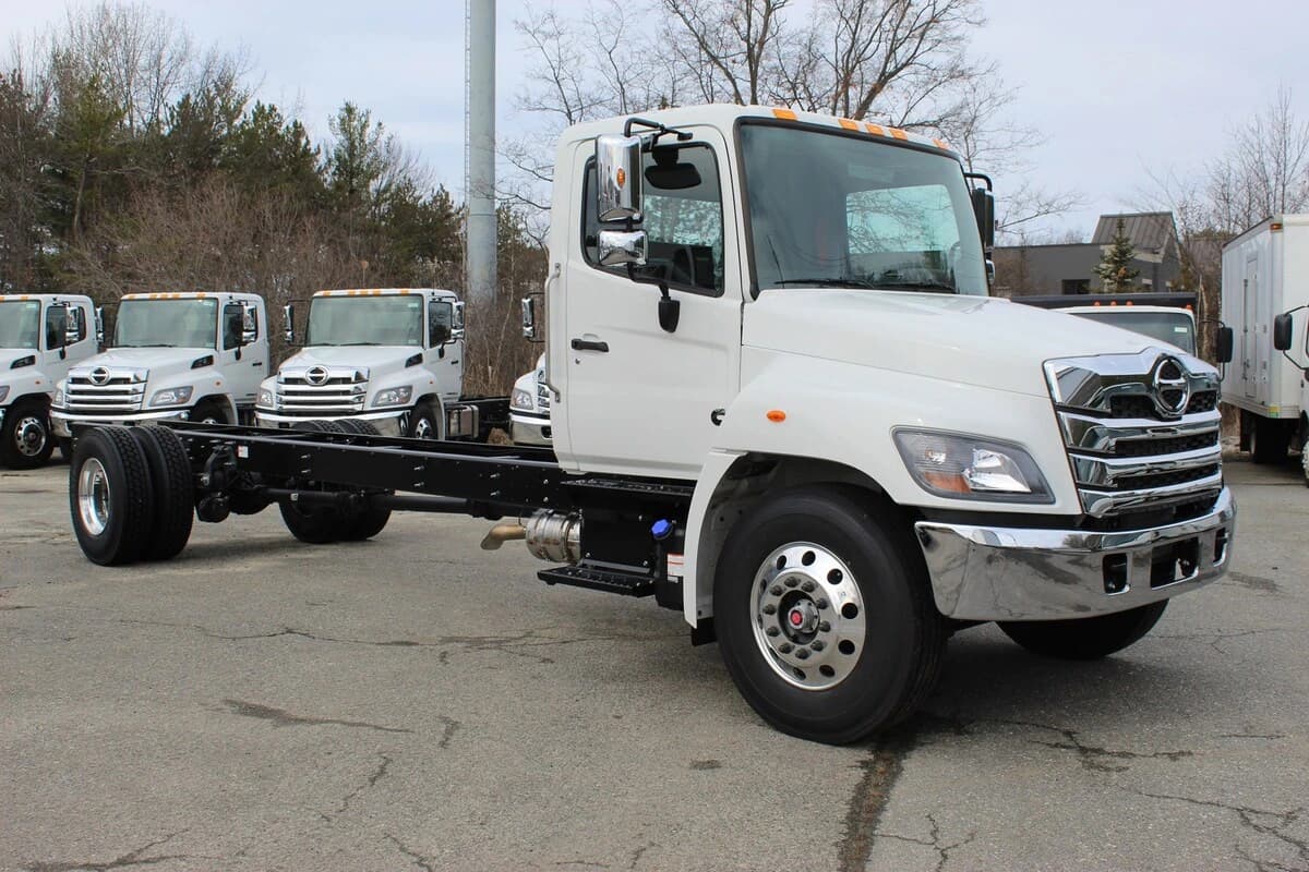 2025 Hino L6 — photo 3