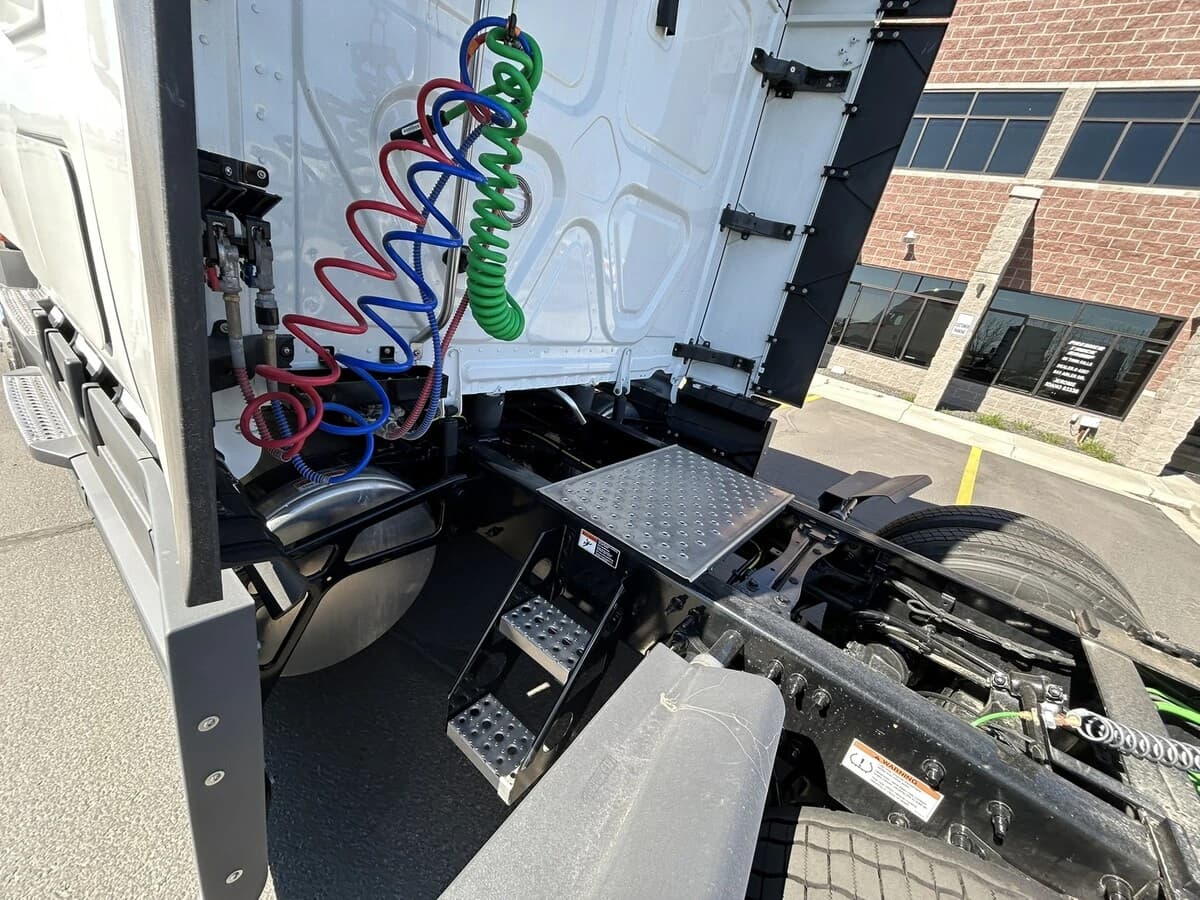 2026 Freightliner Cascadia — photo 12