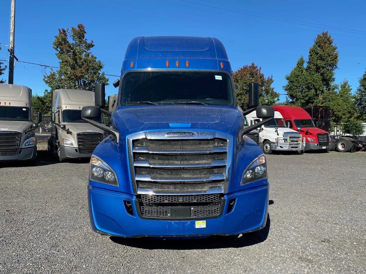 2021 Freightliner Cascadia — photo 7