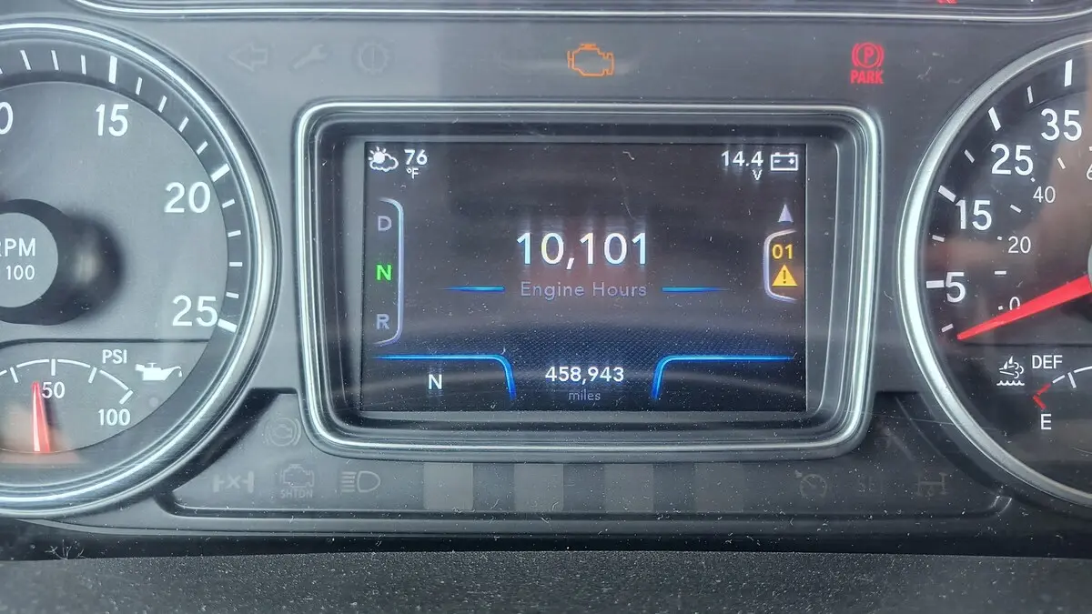 2018 International LT — photo 6