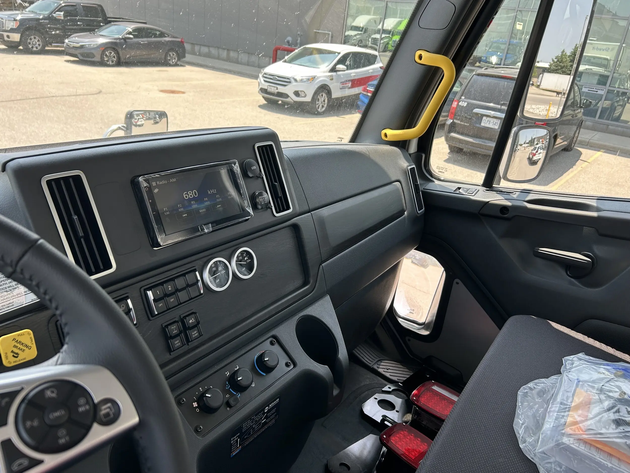 2026 Freightliner M2 106 — photo 13