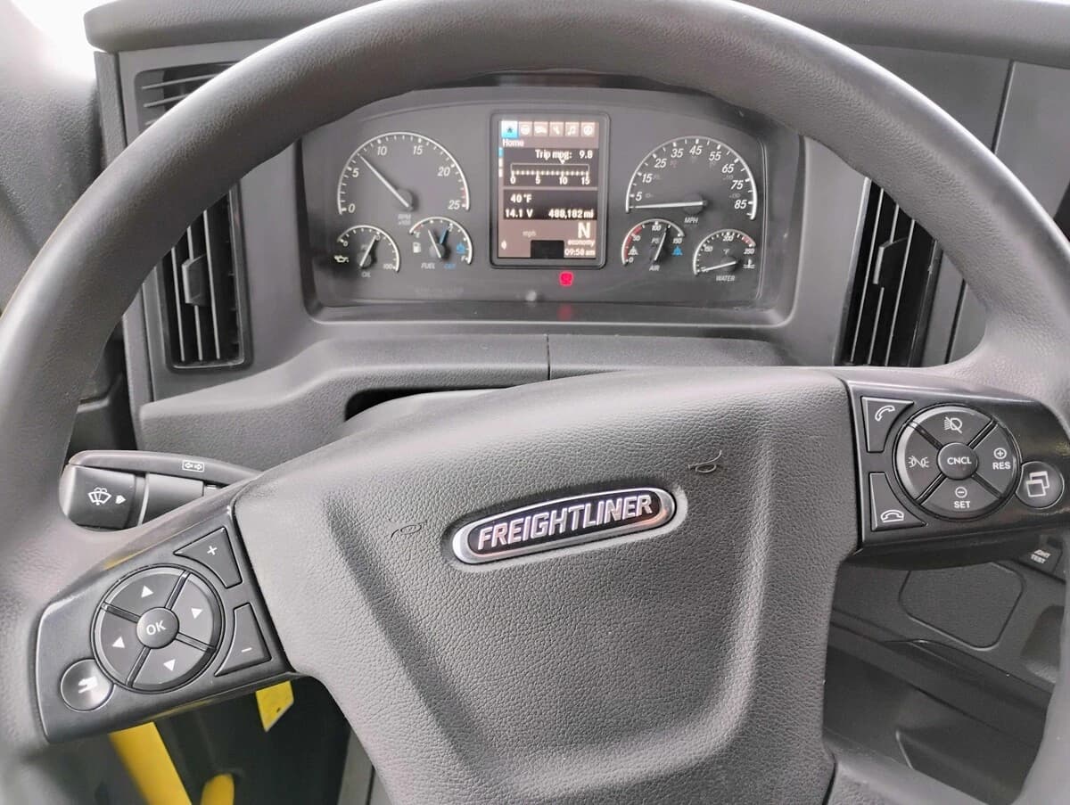 2024 Freightliner Cascadia — photo 18