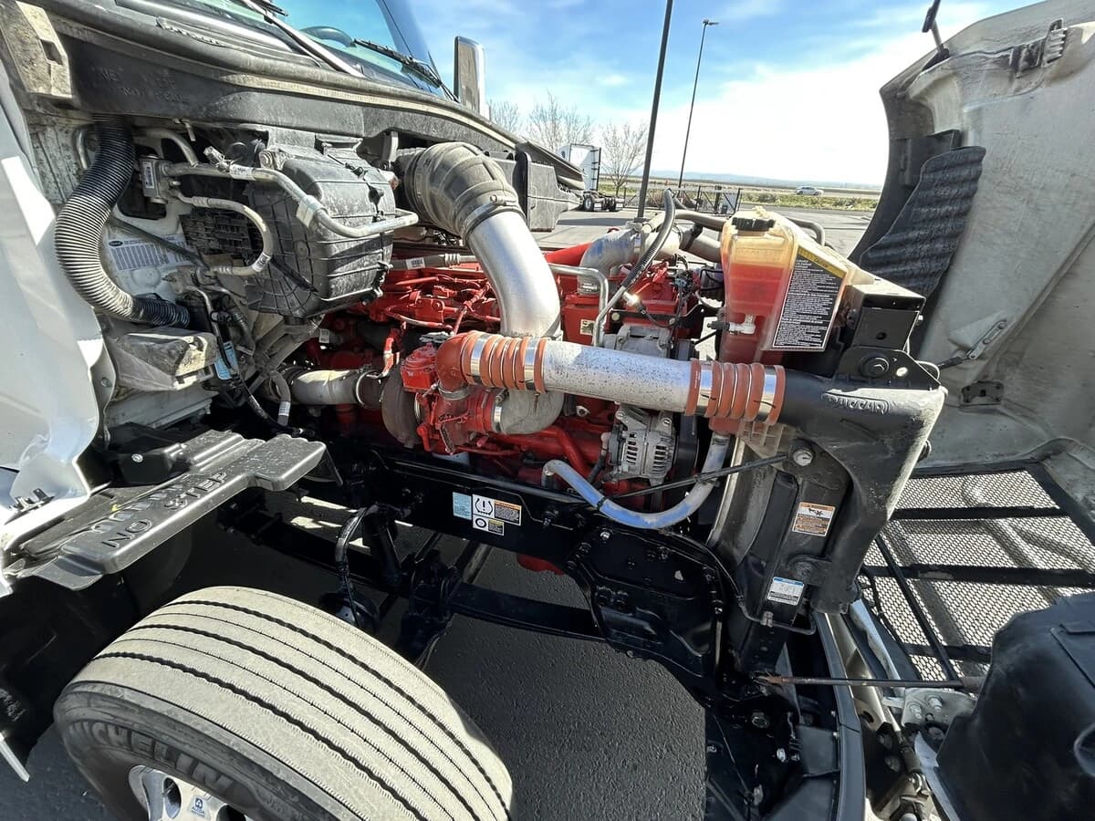 2022 Peterbilt 579 — photo 25