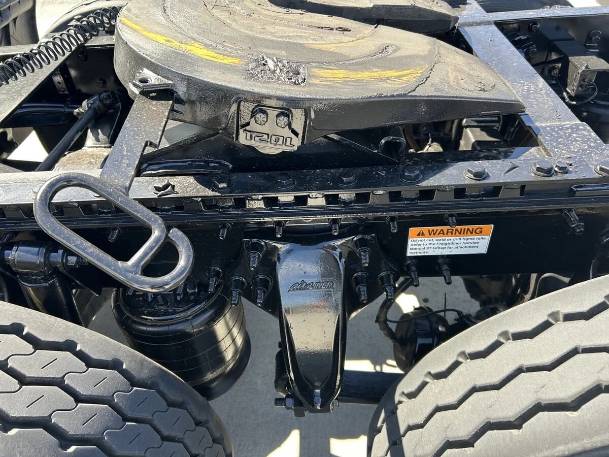 2016 Freightliner Cascadia — photo 10