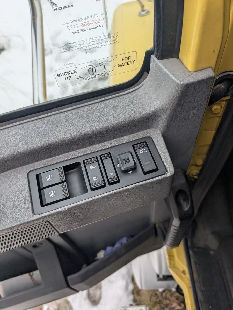 2020 Mack Pinnacle — photo 20