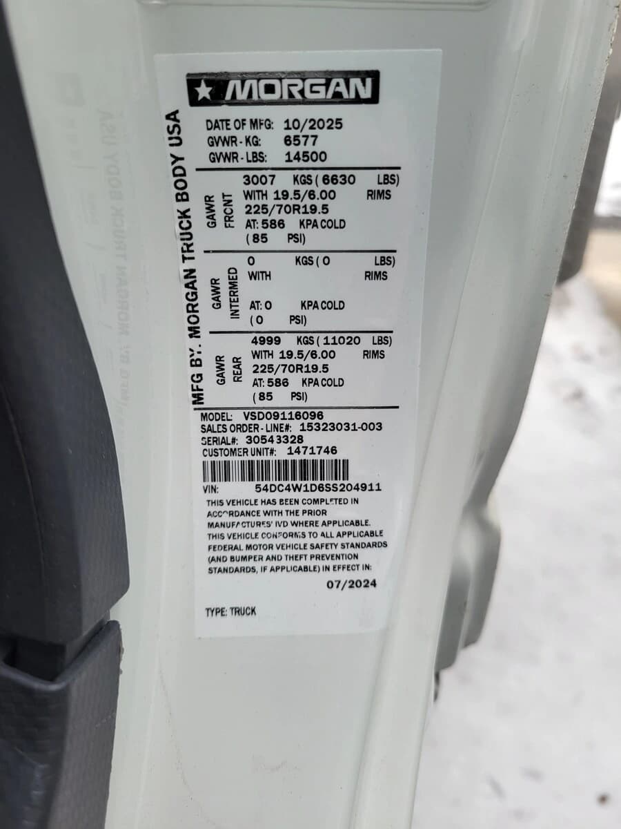 2025 Isuzu NPR — photo 10