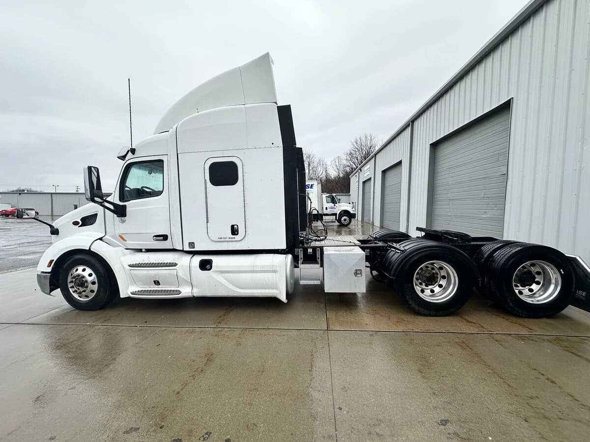 2020 Peterbilt 579 — photo 6