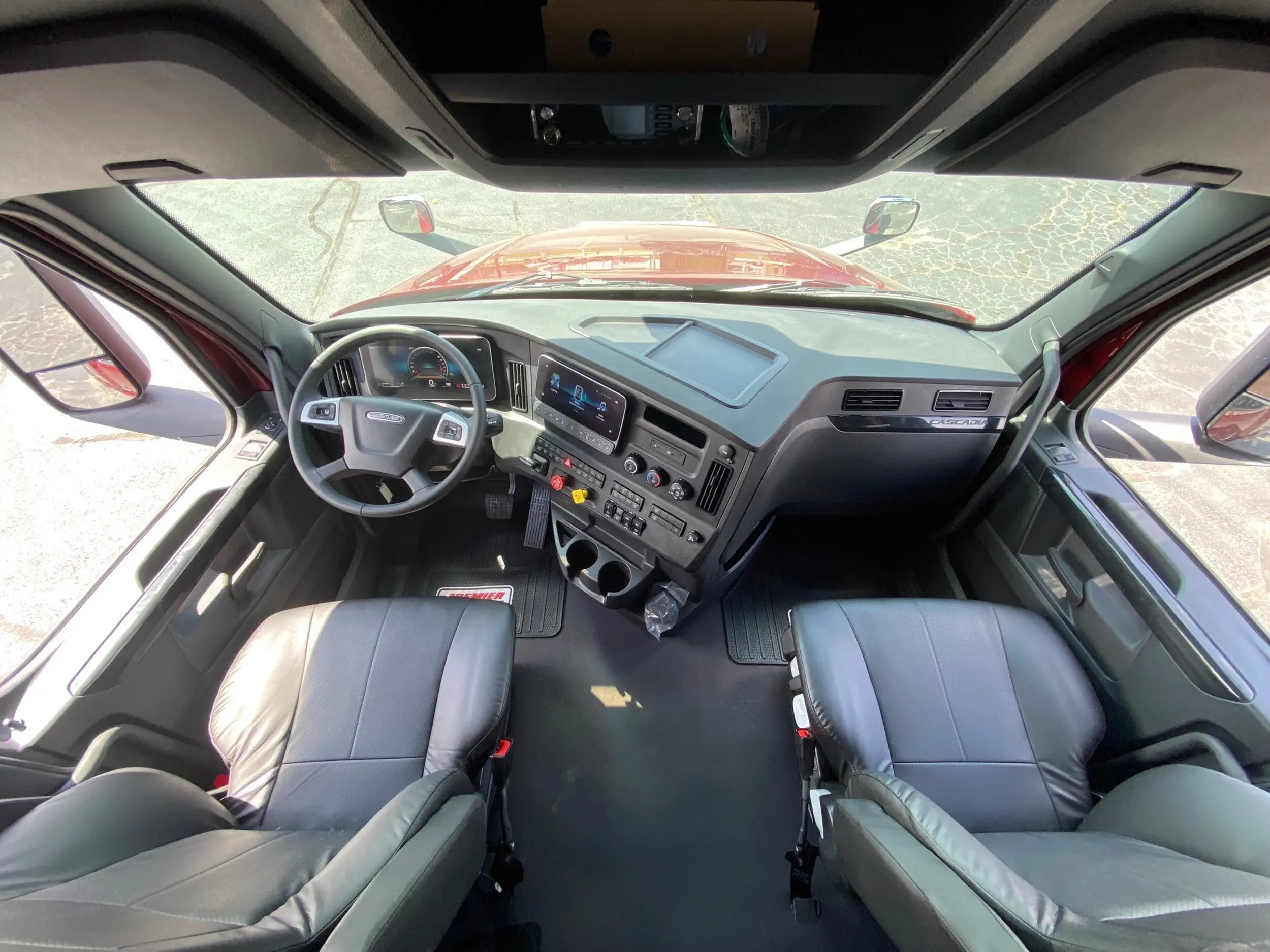 2026 Freightliner Cascadia — photo 25