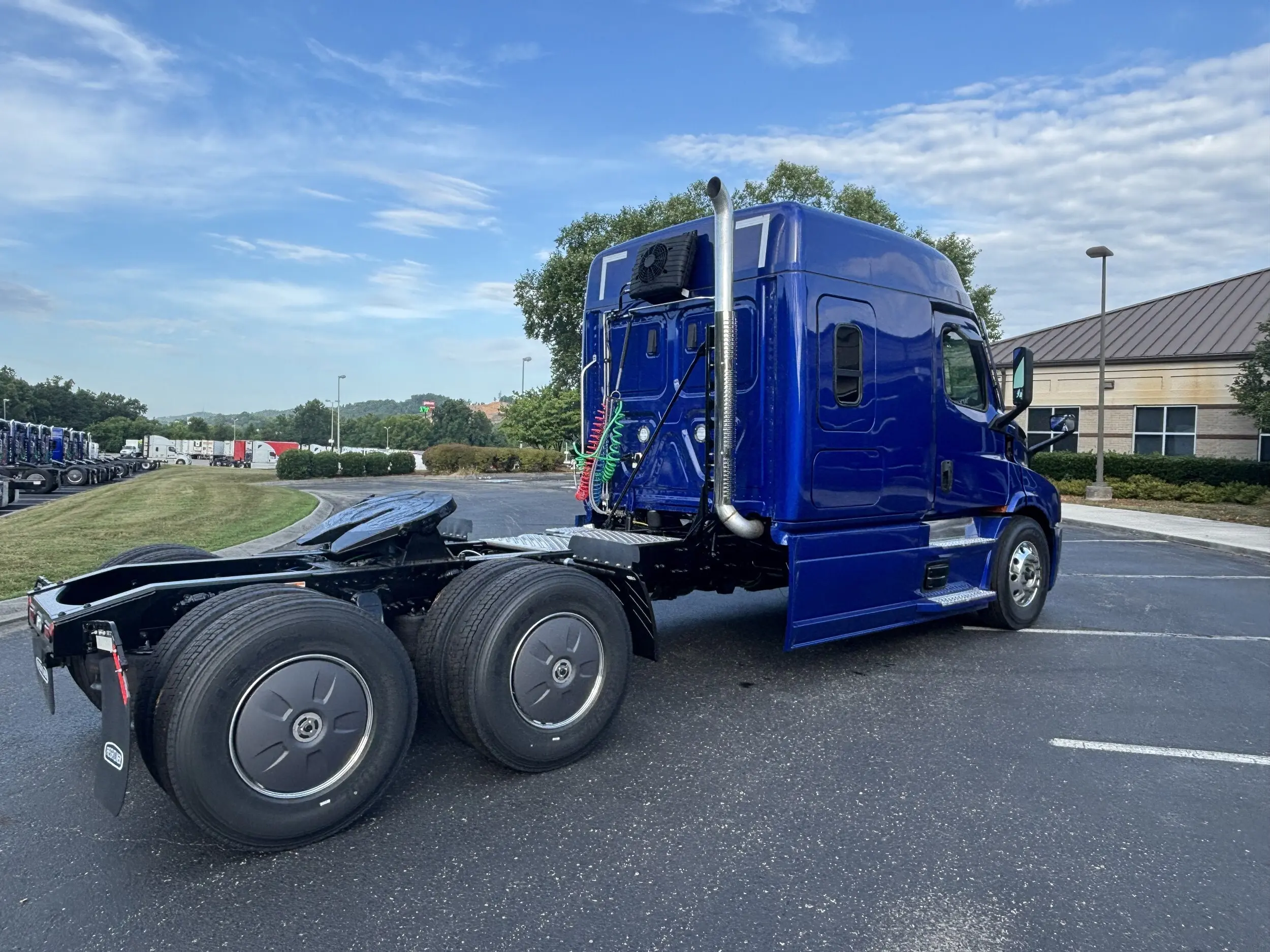 2026 Freightliner Cascadia — photo 5