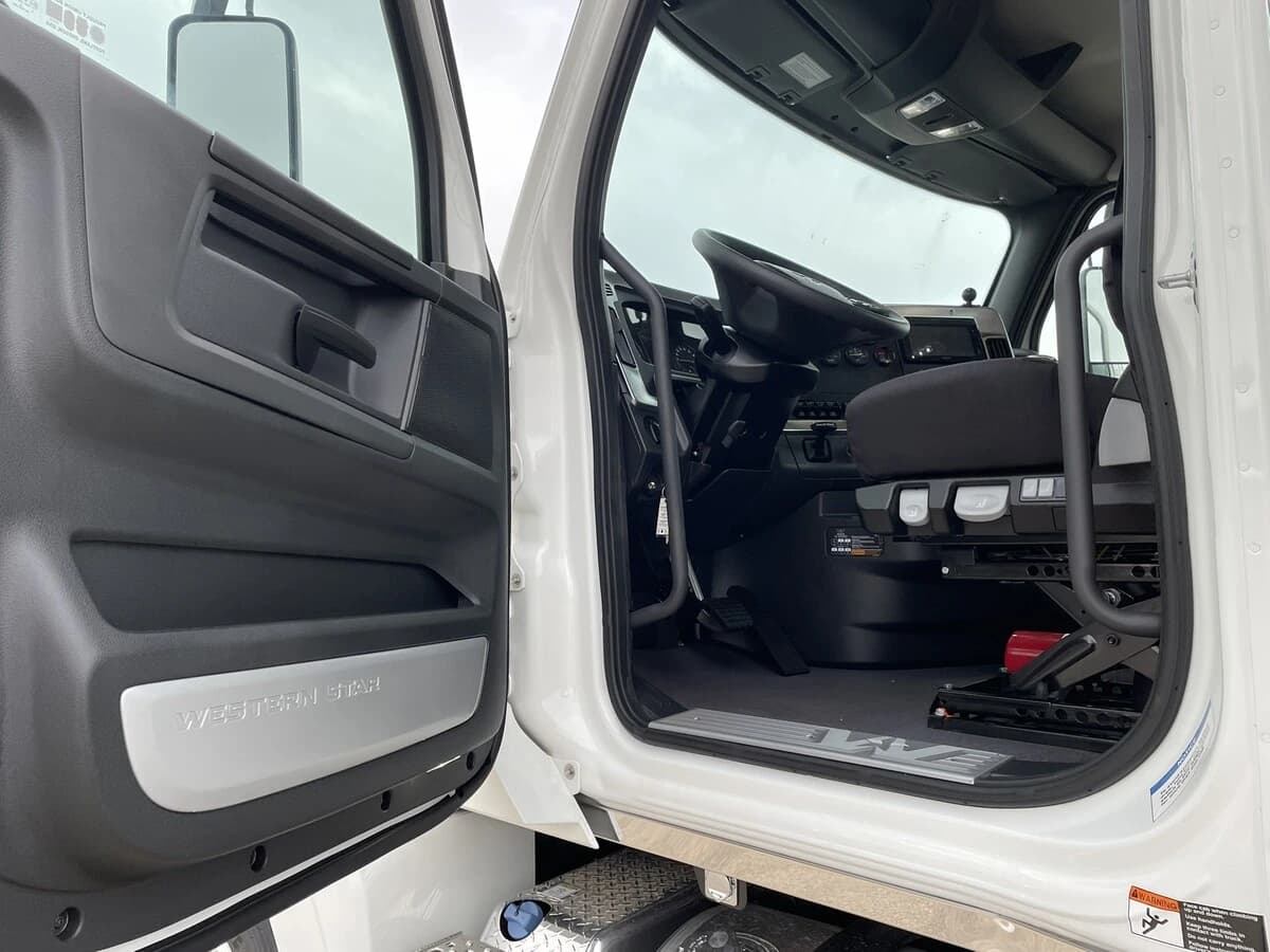 2026 Western Star 49X — photo 15