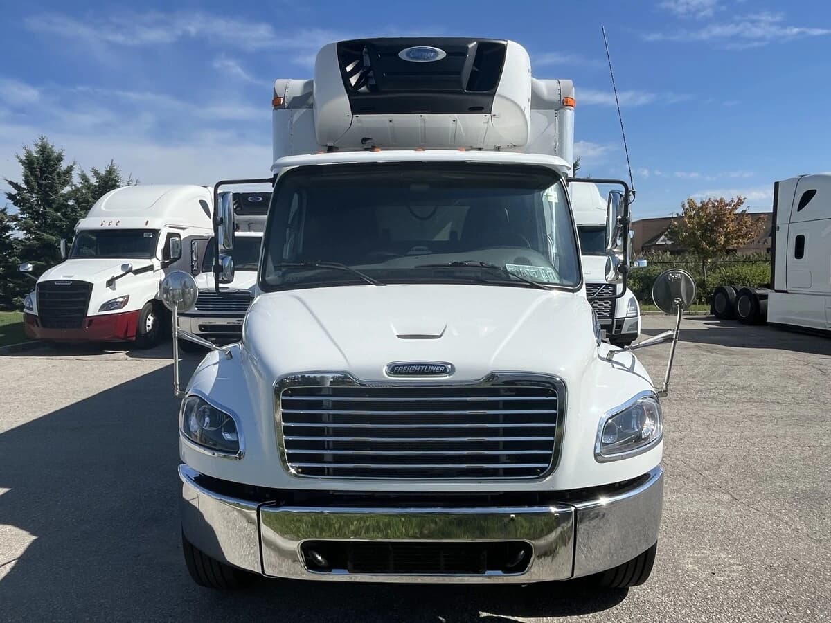 2019 Freightliner M2 106 — photo 6