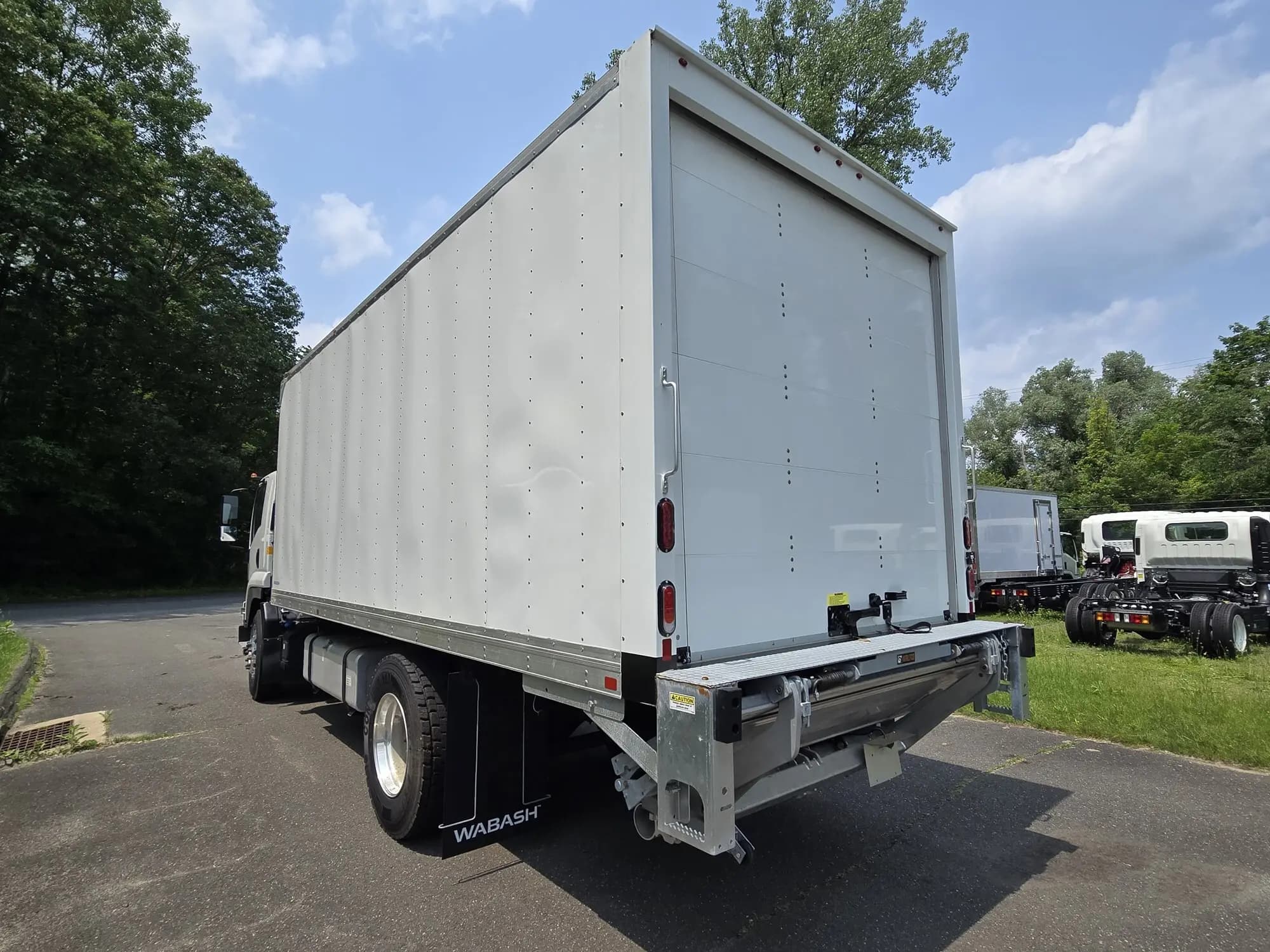 2025 Isuzu FVR — photo 4