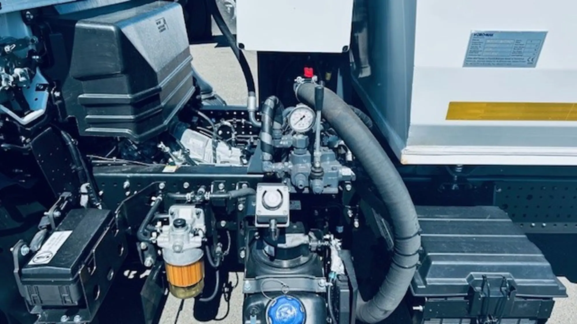 2025 Isuzu NRR — photo 7