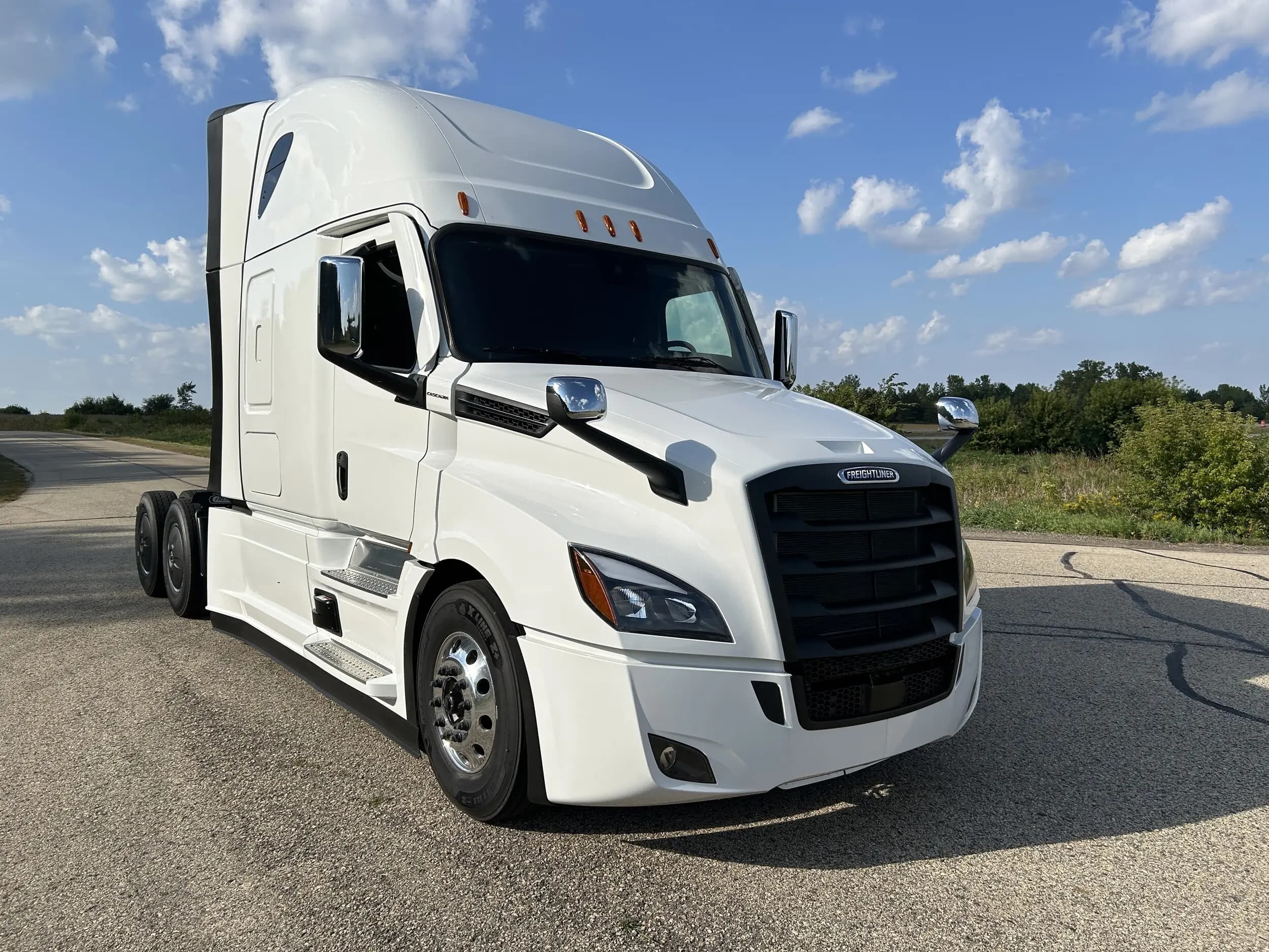 2026 Freightliner Cascadia — photo 3