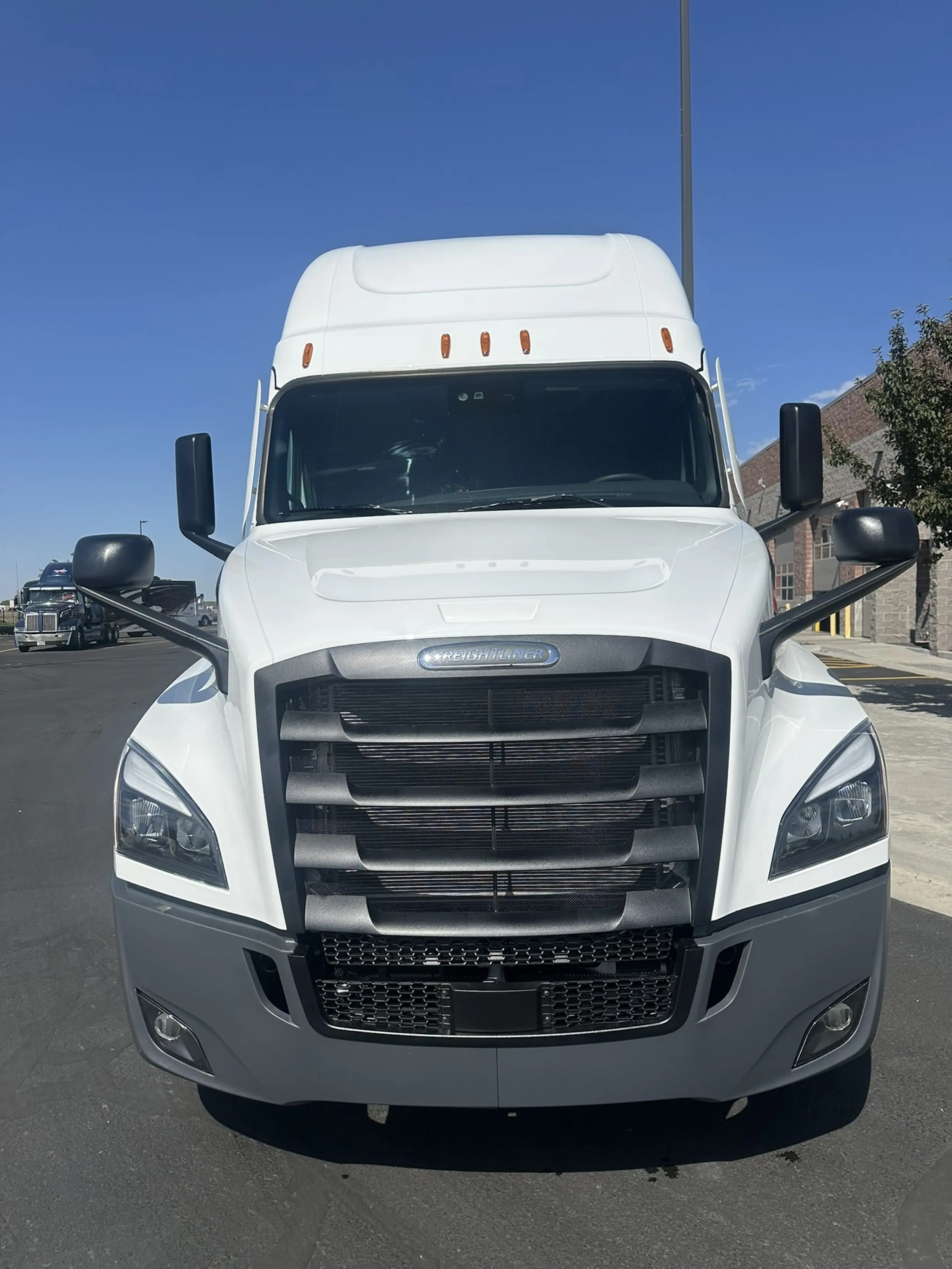 2026 Freightliner Cascadia — photo 3