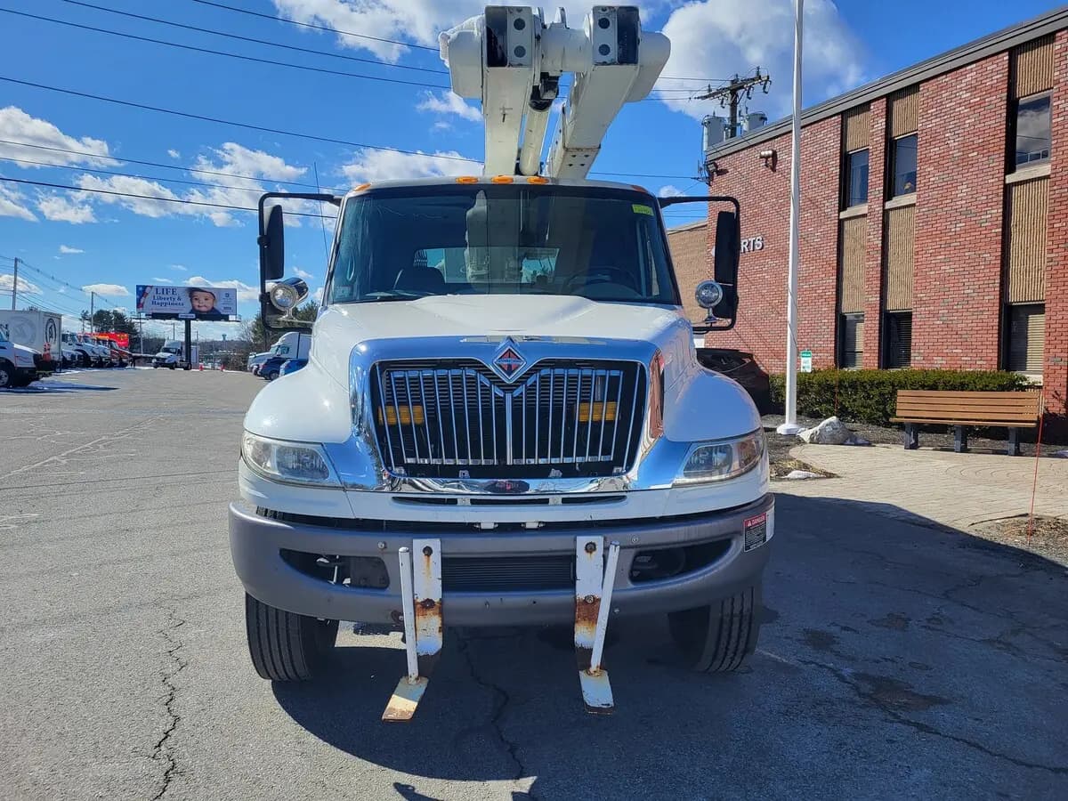 2010 International 4300 — photo 2