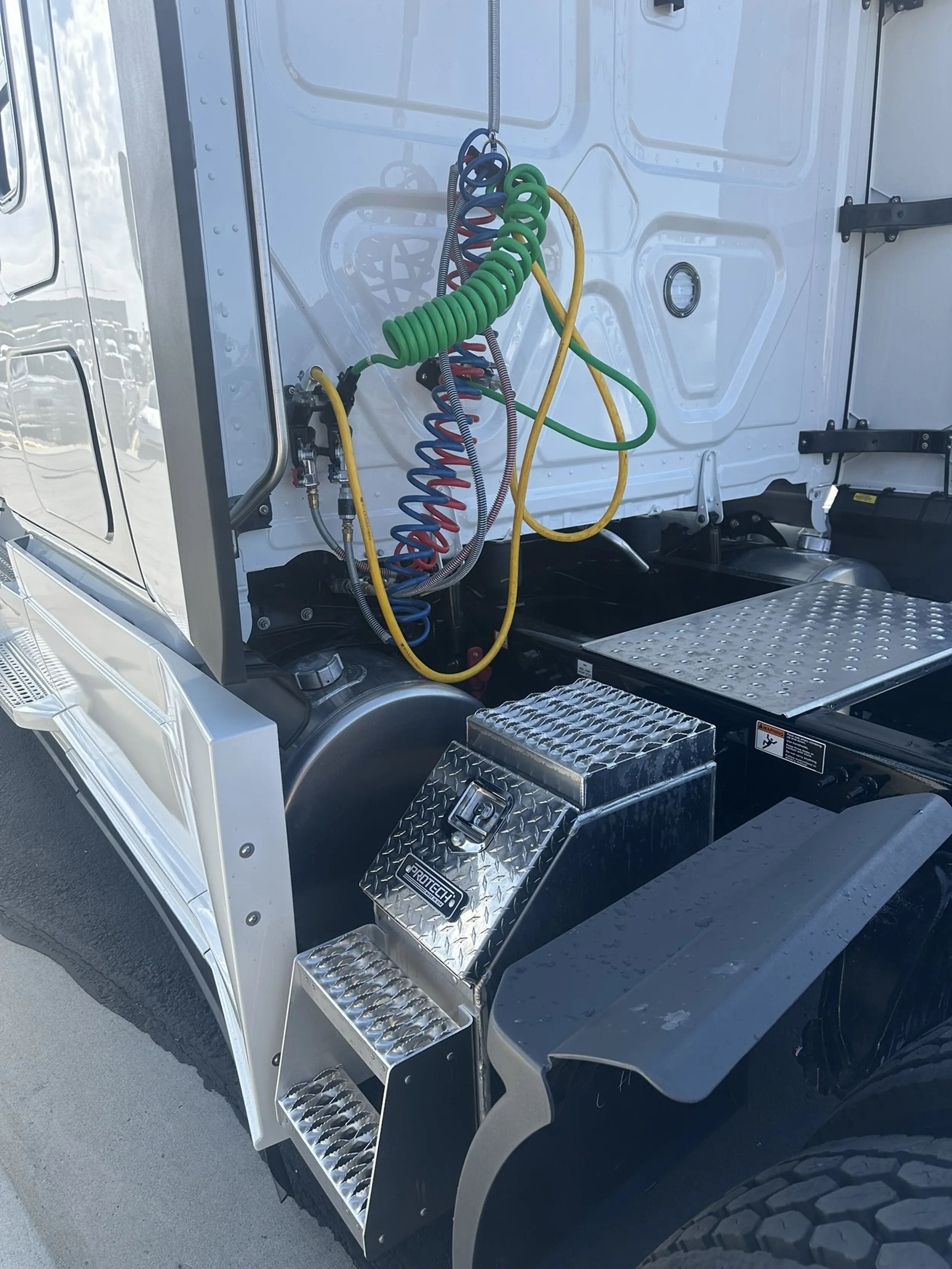 2026 Freightliner Cascadia — photo 8