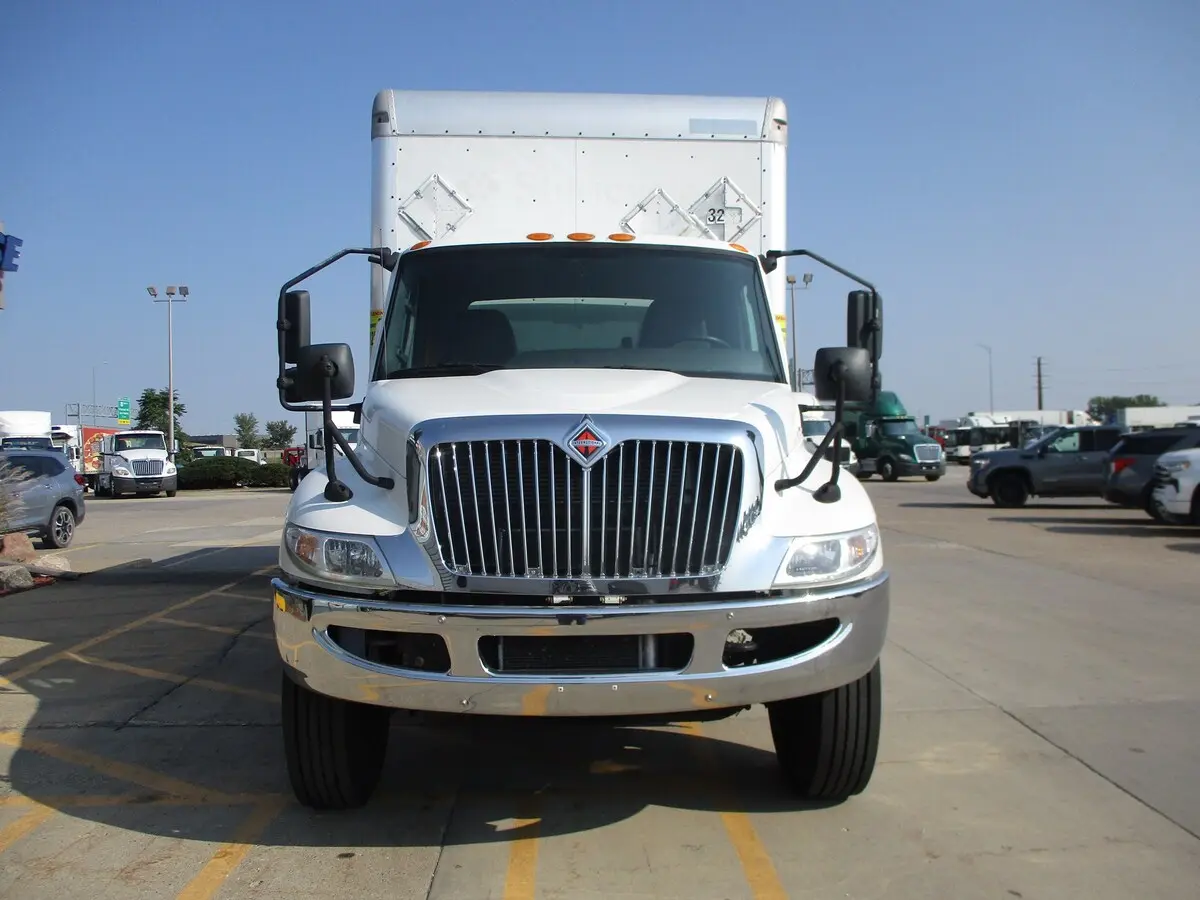 2019 International MV — photo 2