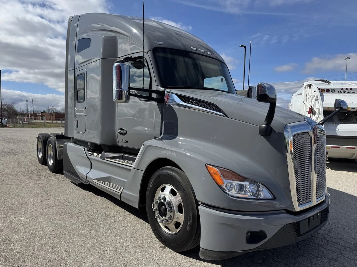 2023 Kenworth T680 — photo 4