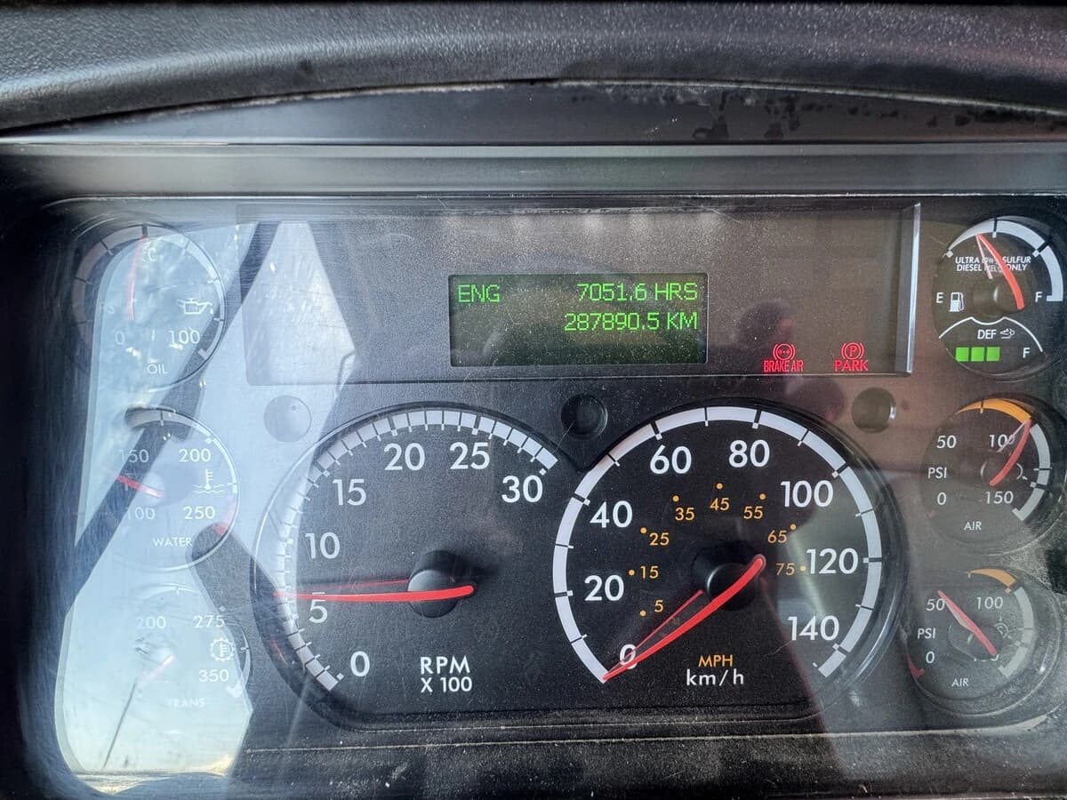 2022 Freightliner 114SD — photo 23