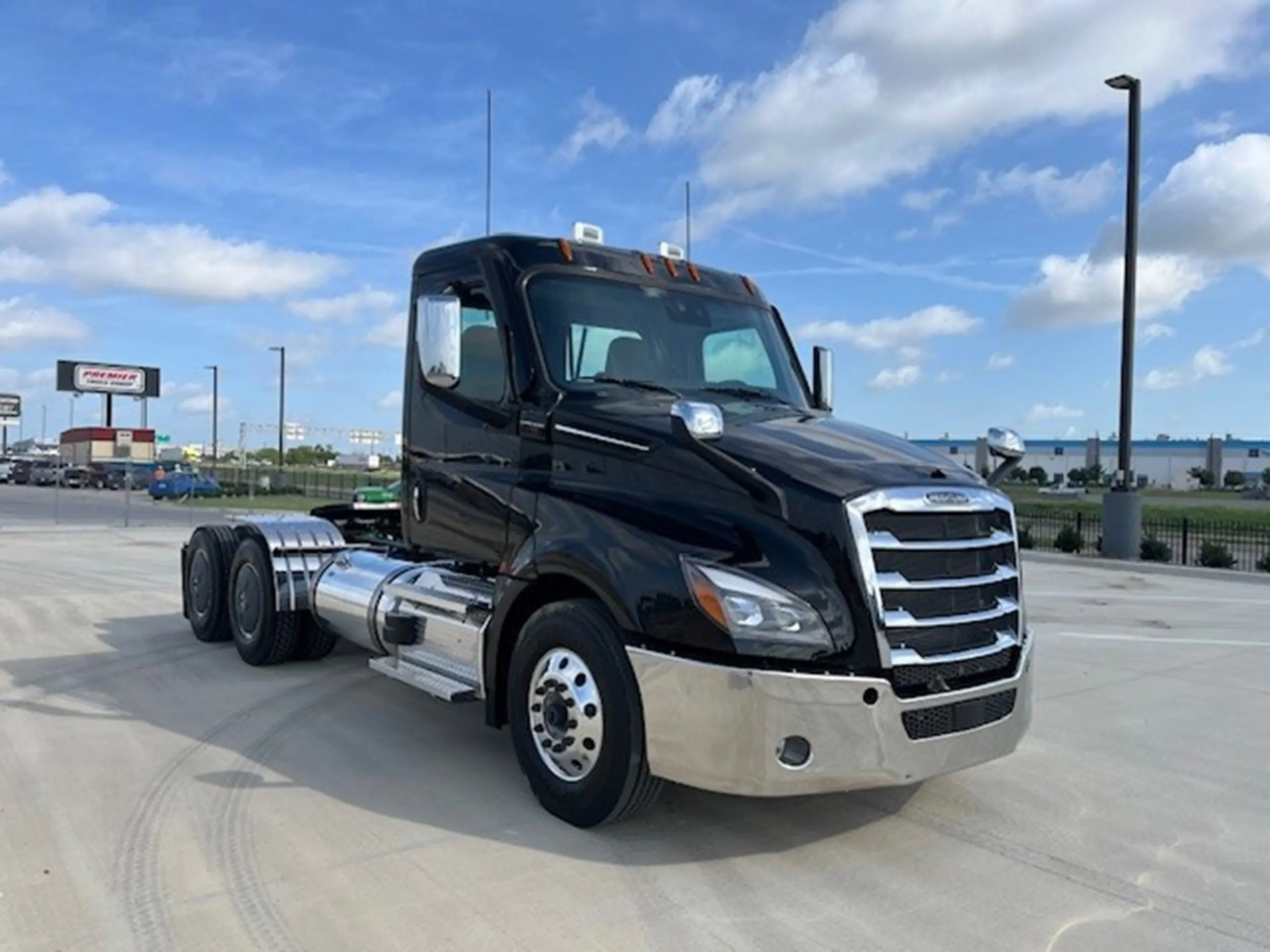 2026 Freightliner Cascadia — photo 3
