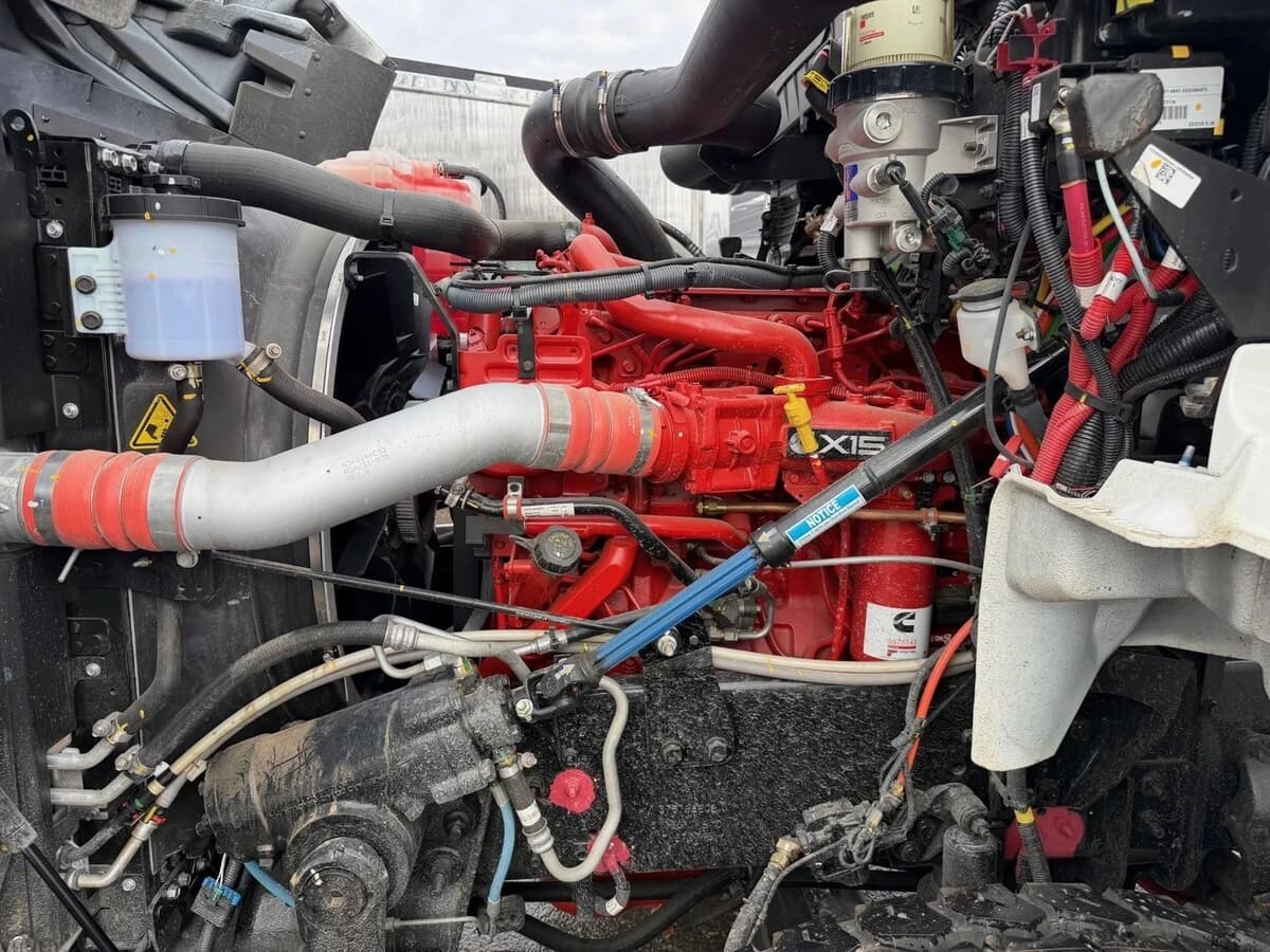 2026 International HX — photo 6