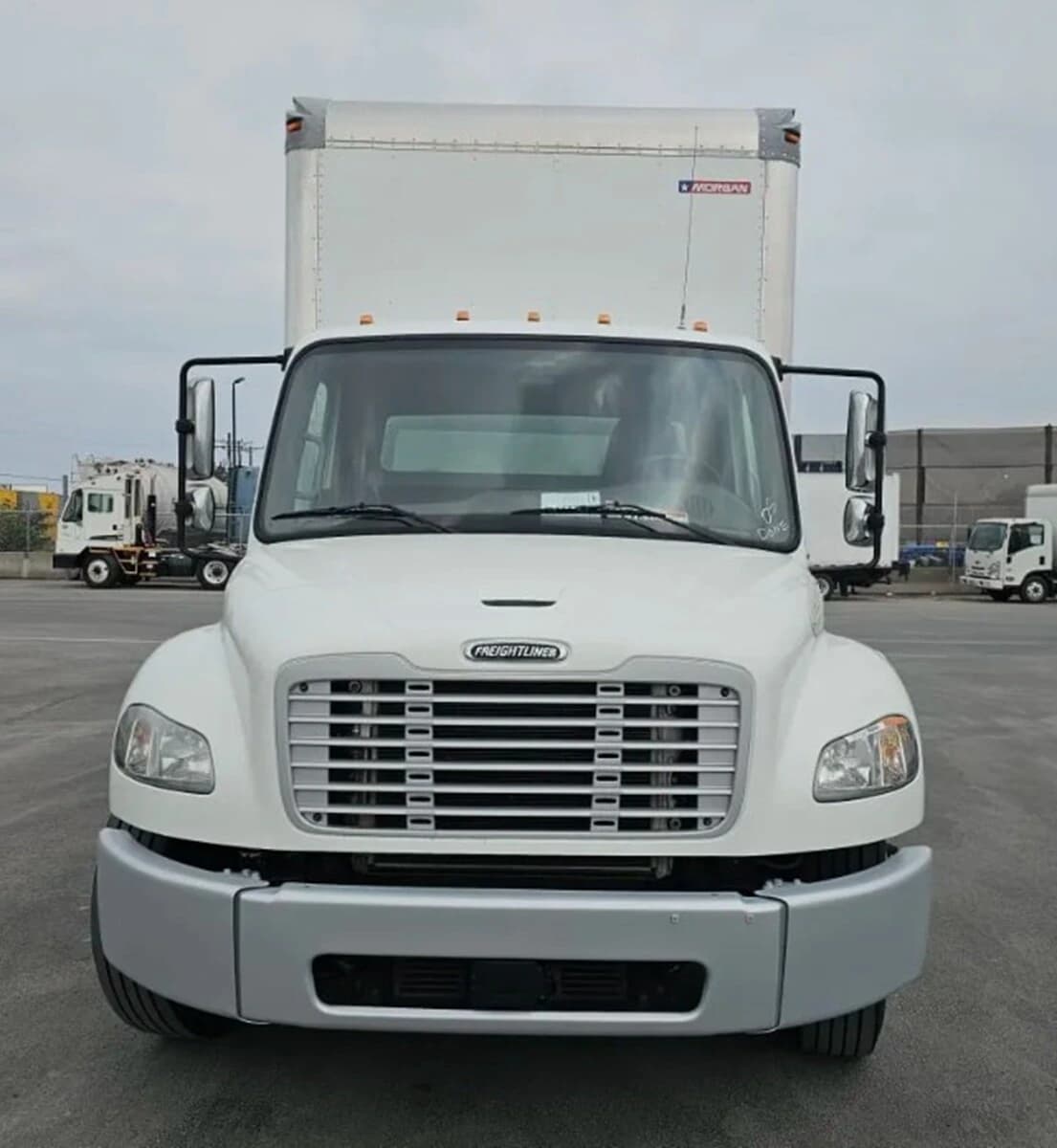 2019 Freightliner M2 106 — photo 2