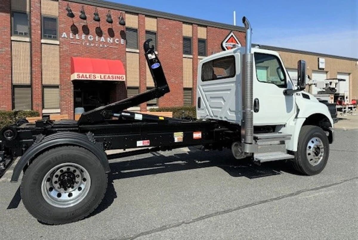 2025 International MV — photo 4