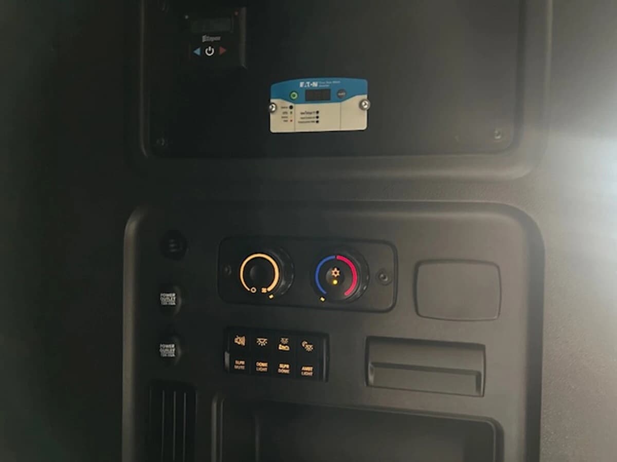 2024 Freightliner Cascadia — photo 17