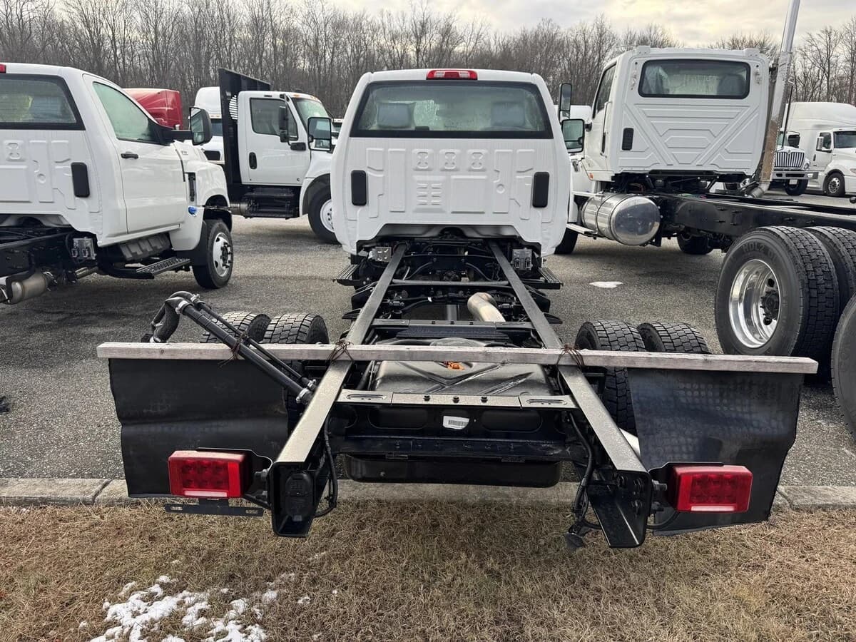 2024 International CV — photo 2