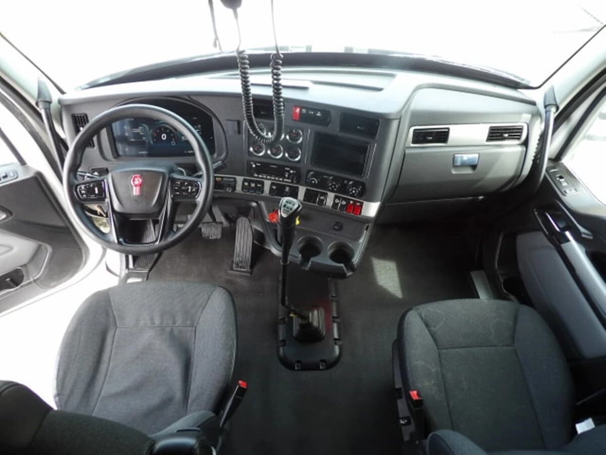 2022 Kenworth T680 — photo 20