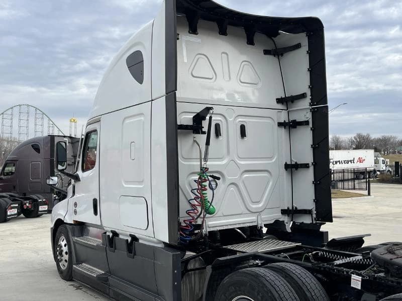 2026 Freightliner Cascadia — photo 5
