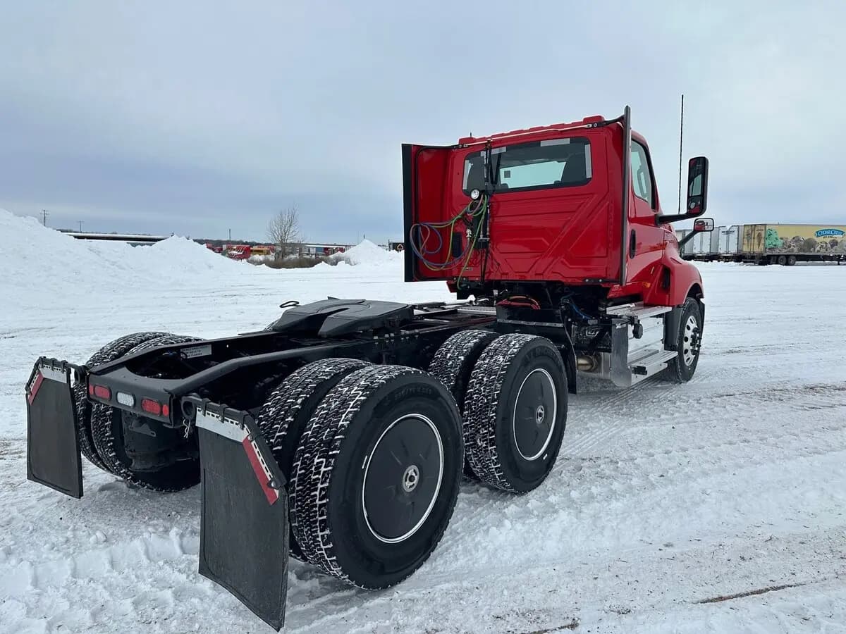 2026 International LT — photo 3