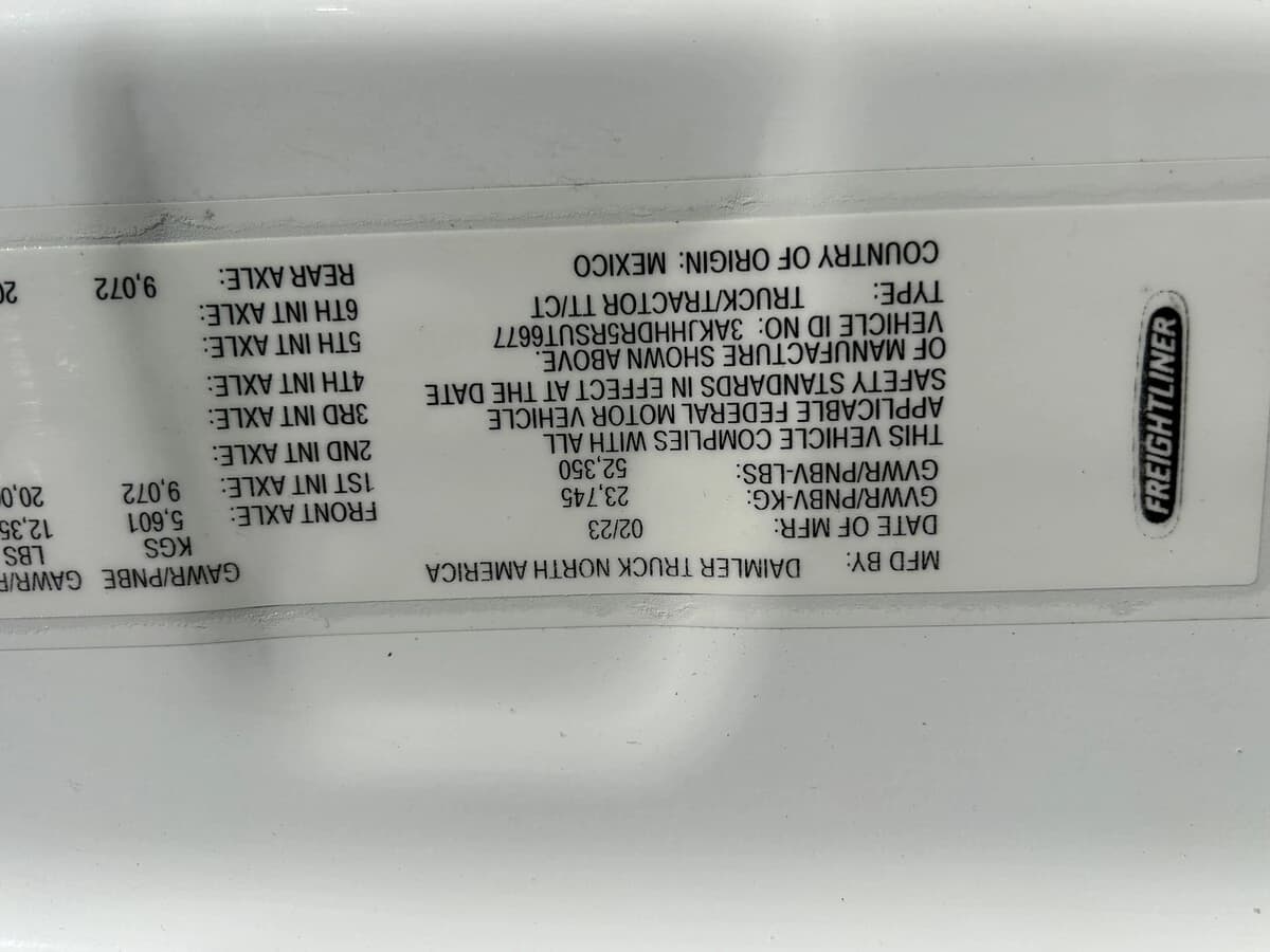 2024 Freightliner Cascadia — photo 17