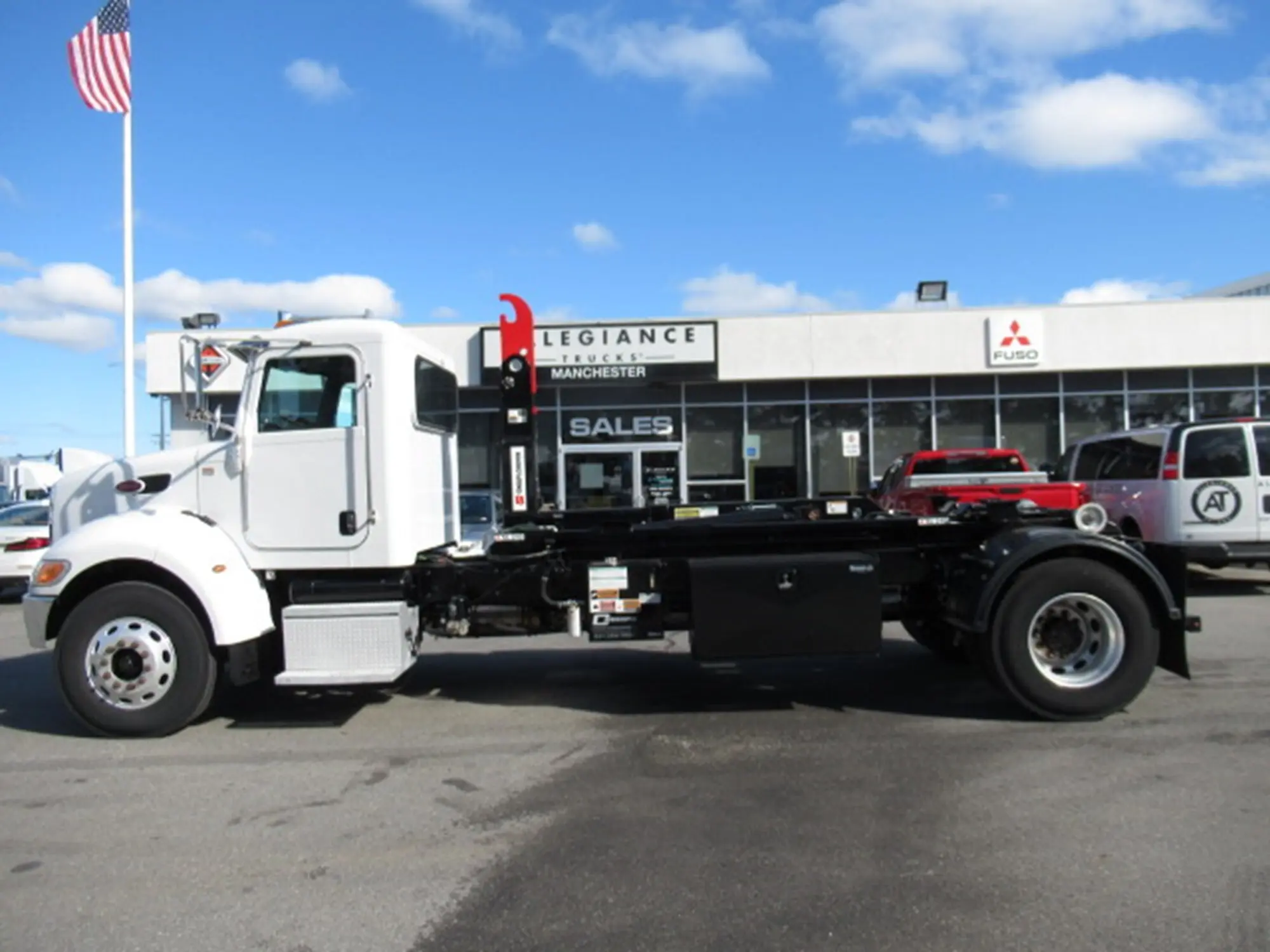 2014 Peterbilt 337 — photo 8