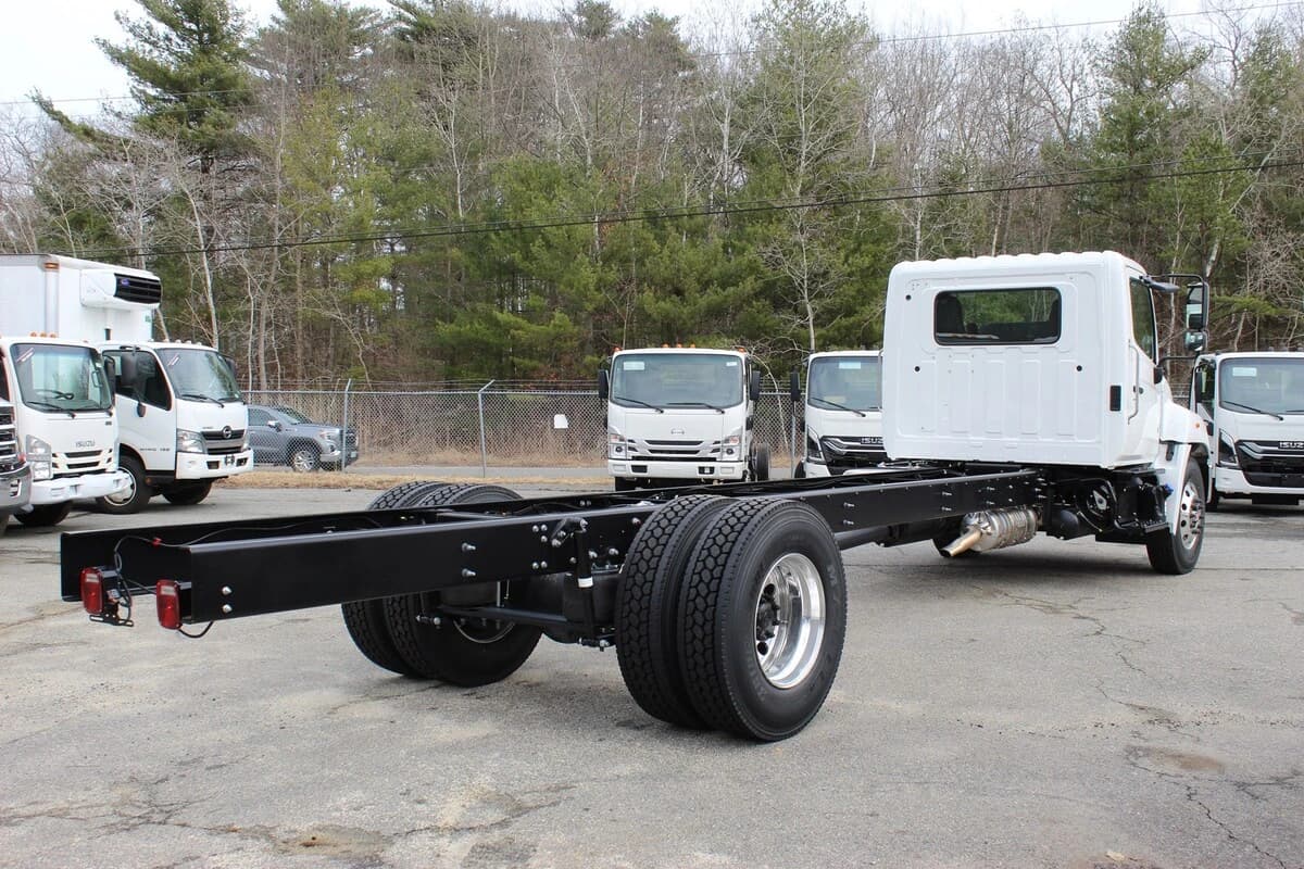 2025 Hino L6 — photo 4