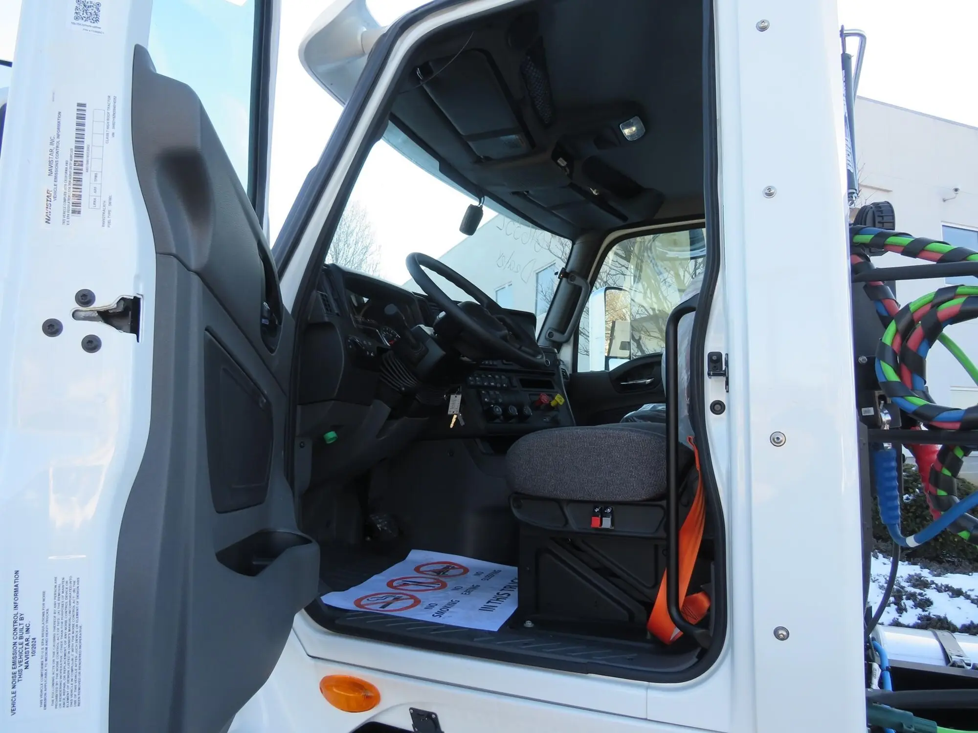 2025 International LT — photo 7