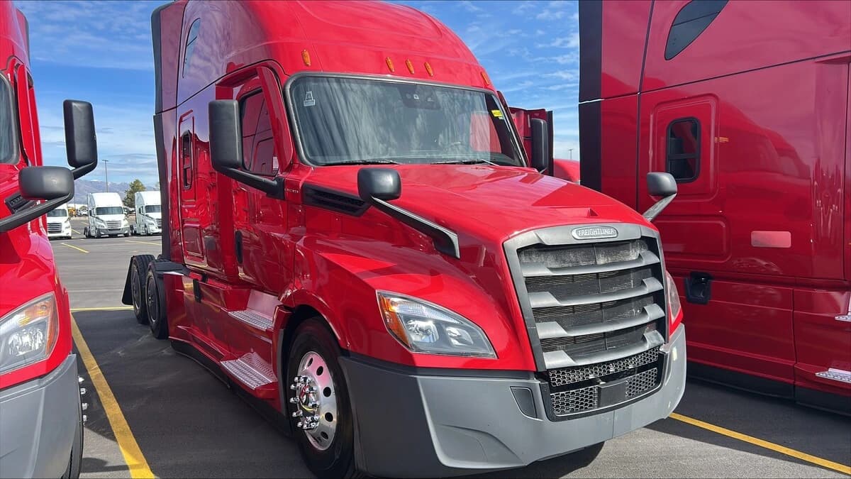 2022 Freightliner Cascadia — photo 5