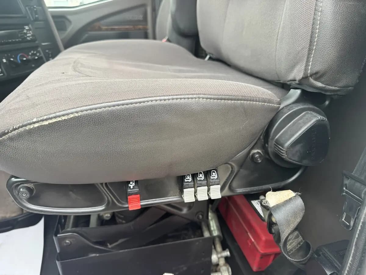 2018 International HX — photo 22